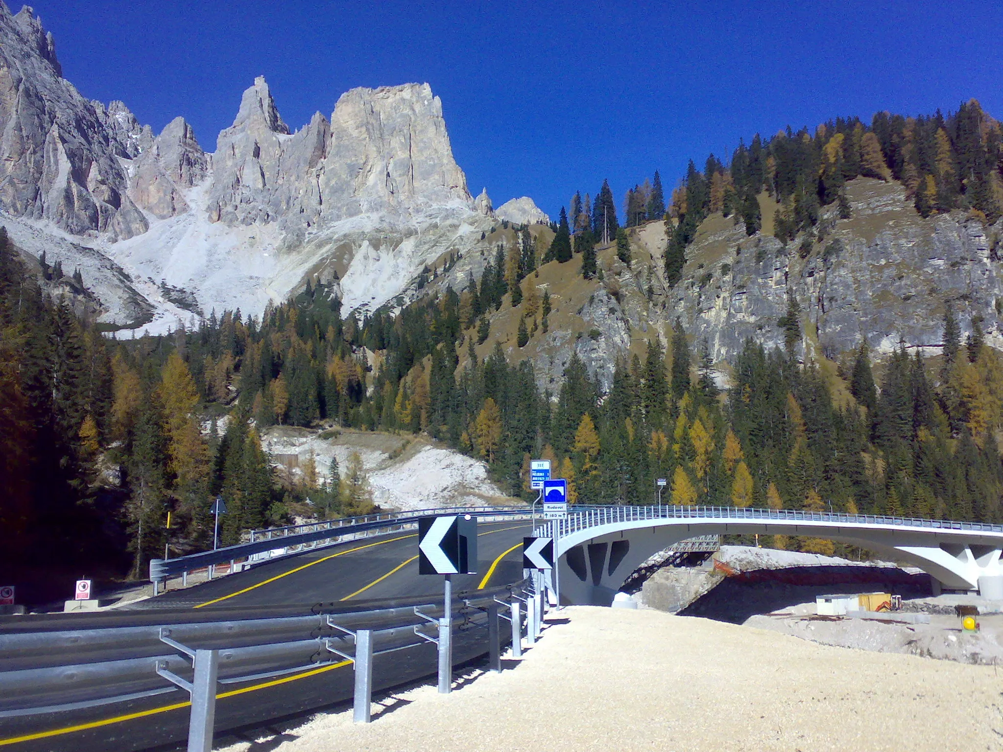 Photo showing: Il ponte sul torrente rudavoi nei pressi del passo Tre Croci.