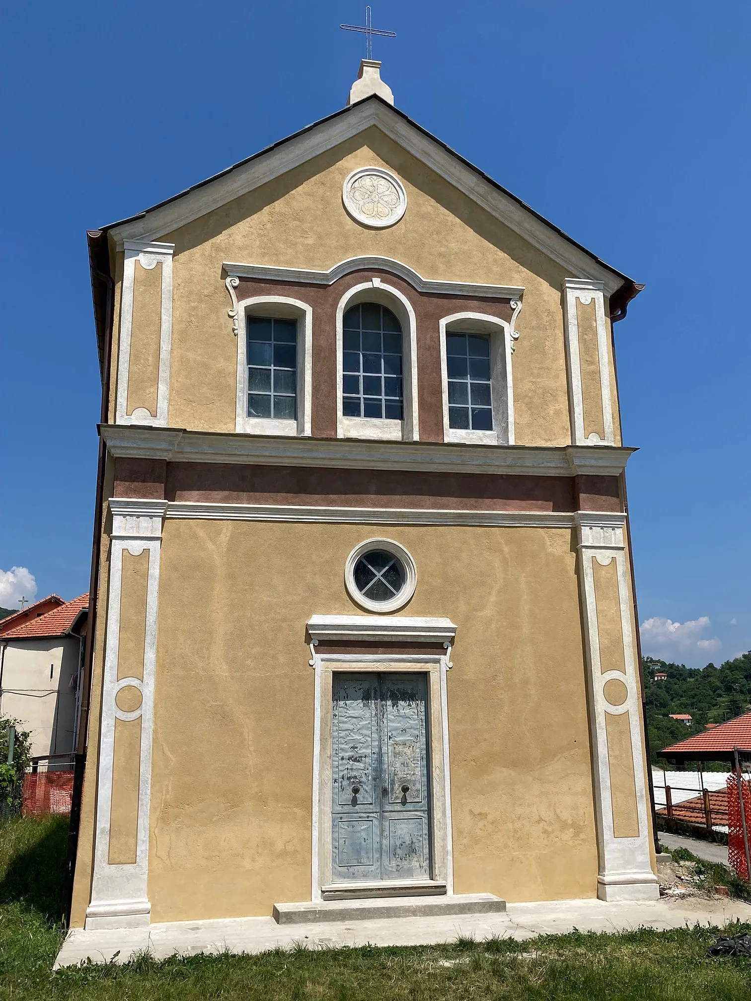 Photo showing: Oratorio di San Francesco in San Bernardo di Stella (SV) - restaurato - foto facciata