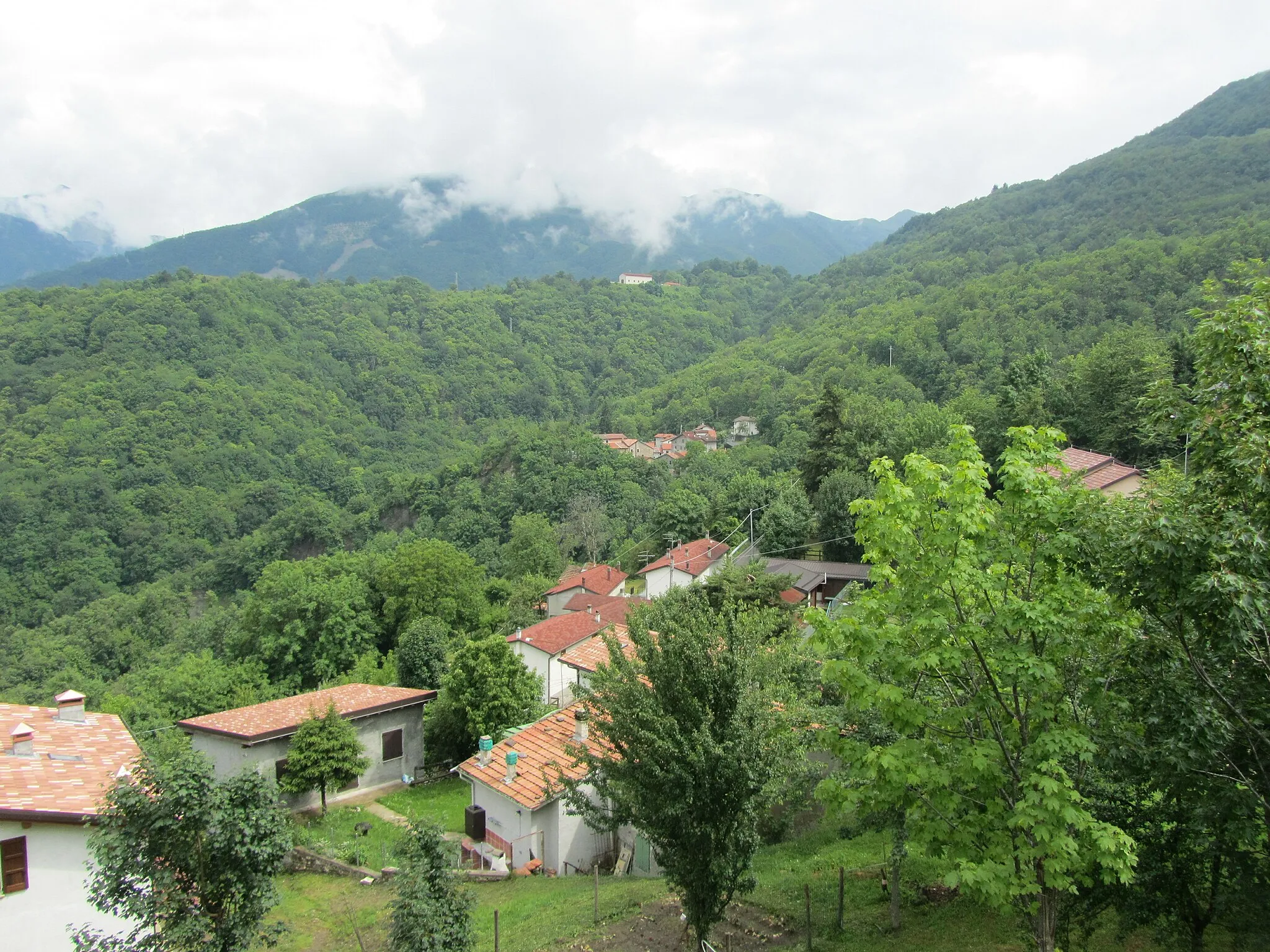Photo showing: Panorama of Le Vaglie di Ligonchio, province of Reggio Emilia.