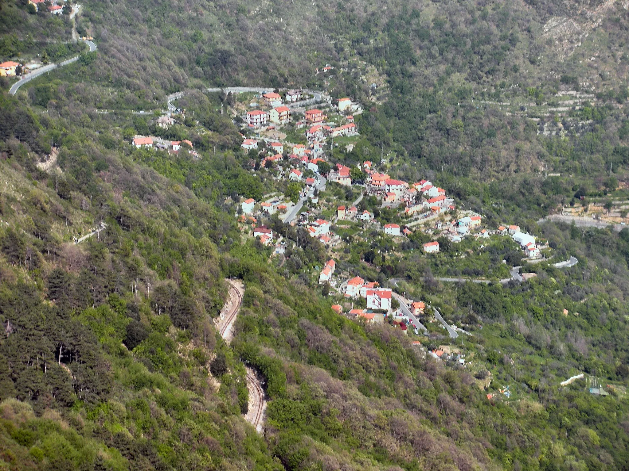Photo showing: Sant'Olcese (province of Genoa, Italy), view of the village of Trensasco