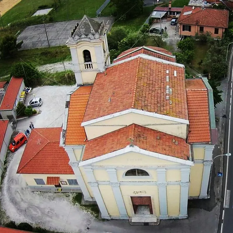 Photo showing: Chiesa di San Lazzaro di Sarzana vista dal drone