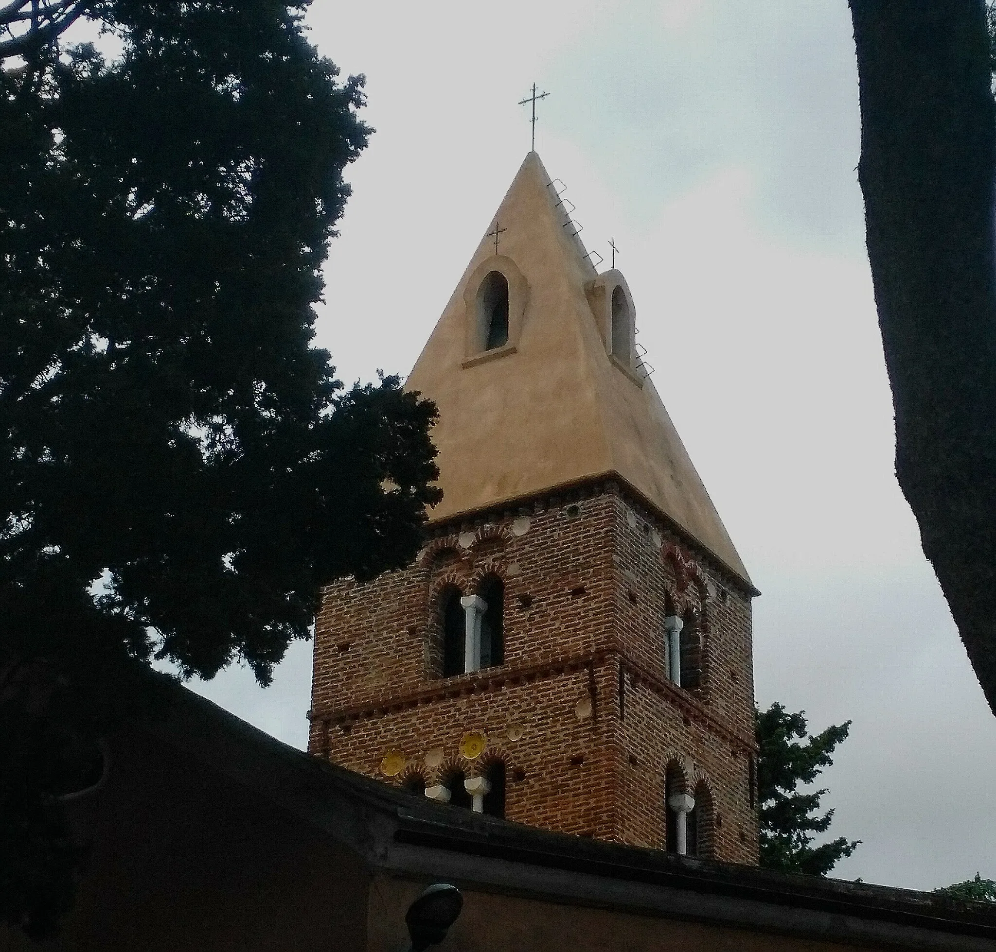 Photo showing: Particolare del campanile romanico della chiesa di San Pietro a Pra'