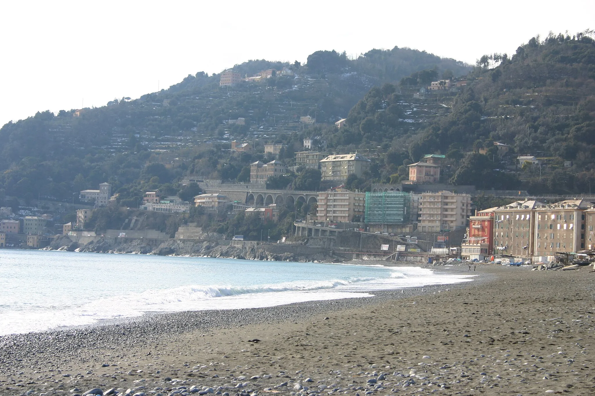 Photo showing: fotografia della spiaggia di Voltri, delegazione di Genova prima dell'inizio dei lavori di edificazione della passeggiata a mare