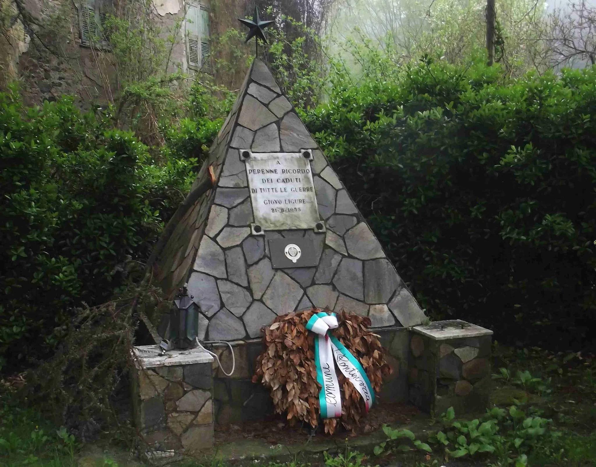 Photo showing: Colle del Giovo (SV, Italy):  war memorial