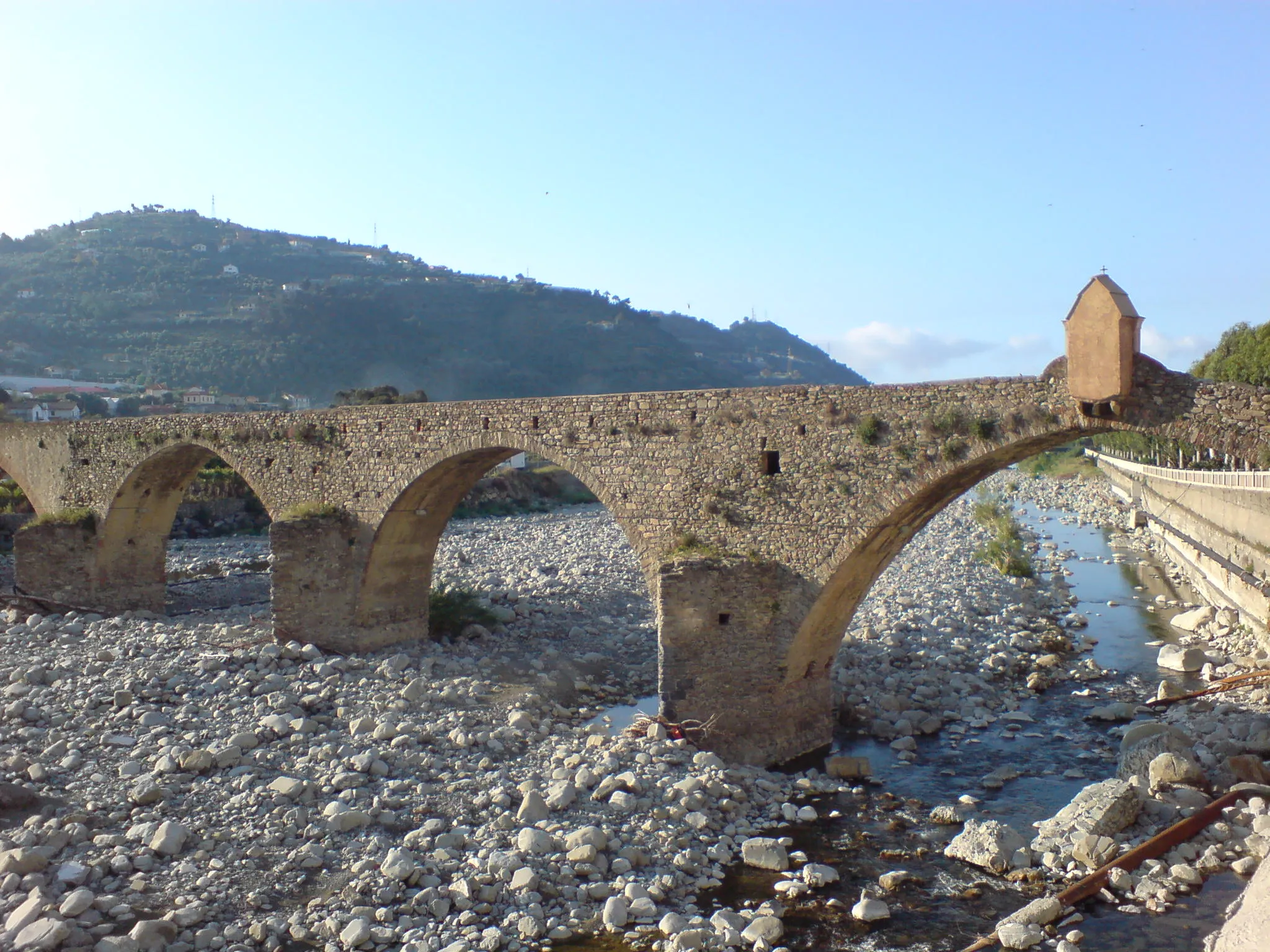 Photo showing: Taggia (IM) - il "ponte romano" sul torrente Argentina