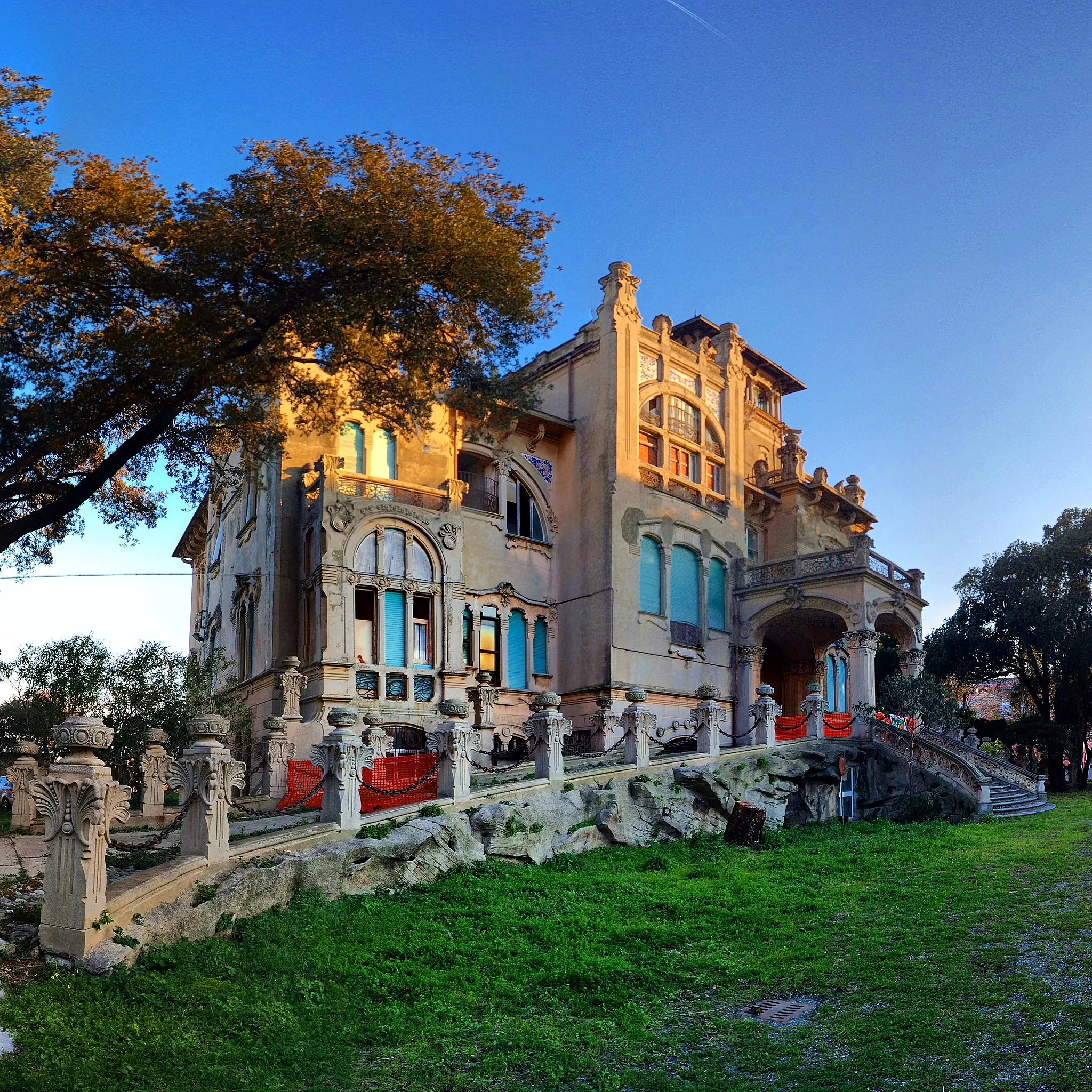 Photo showing: Villa Zanelli