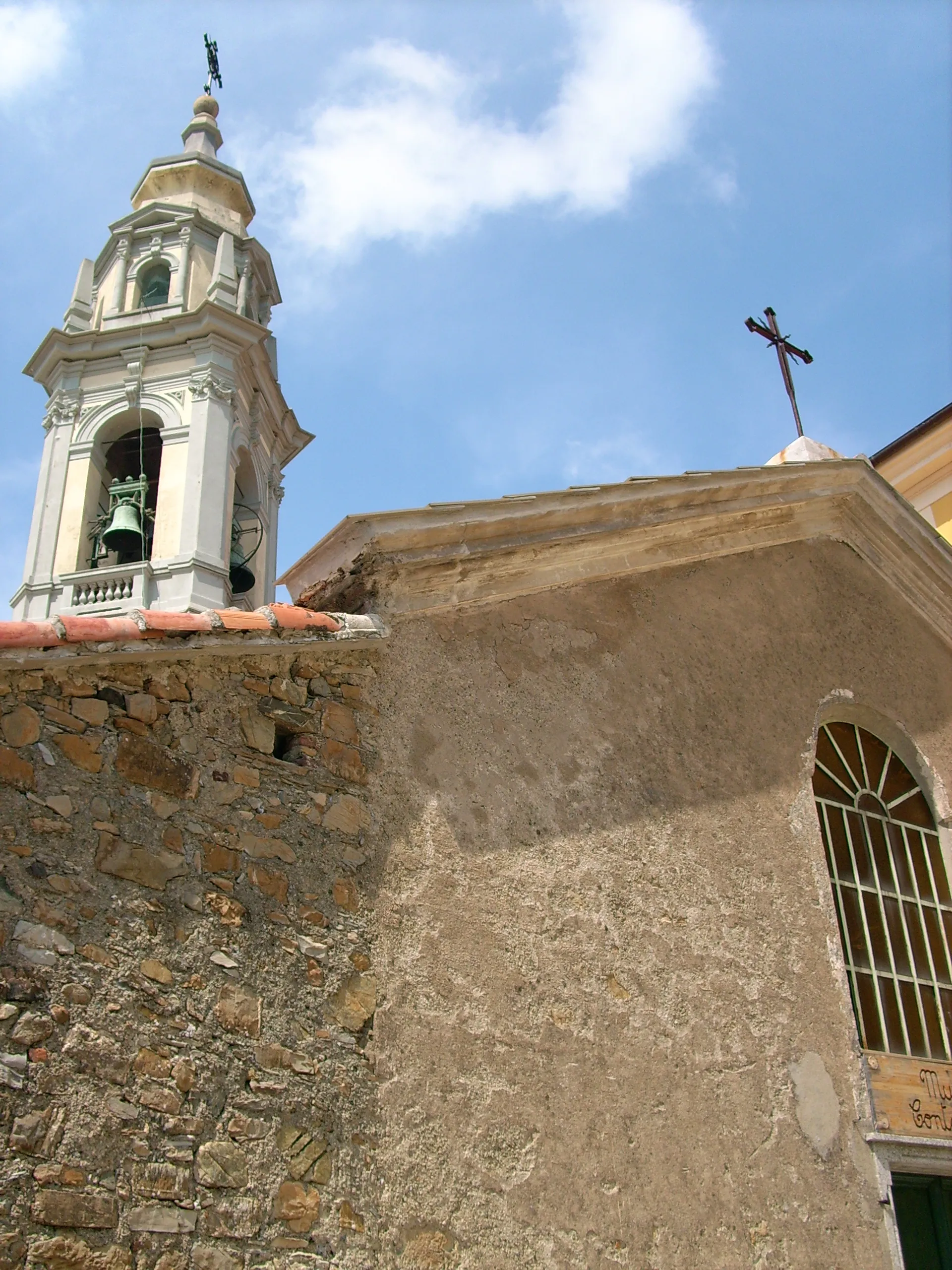 Photo showing: Campanile della chiesa di Velva, Castiglione Chiavarese, Liguria, Italia