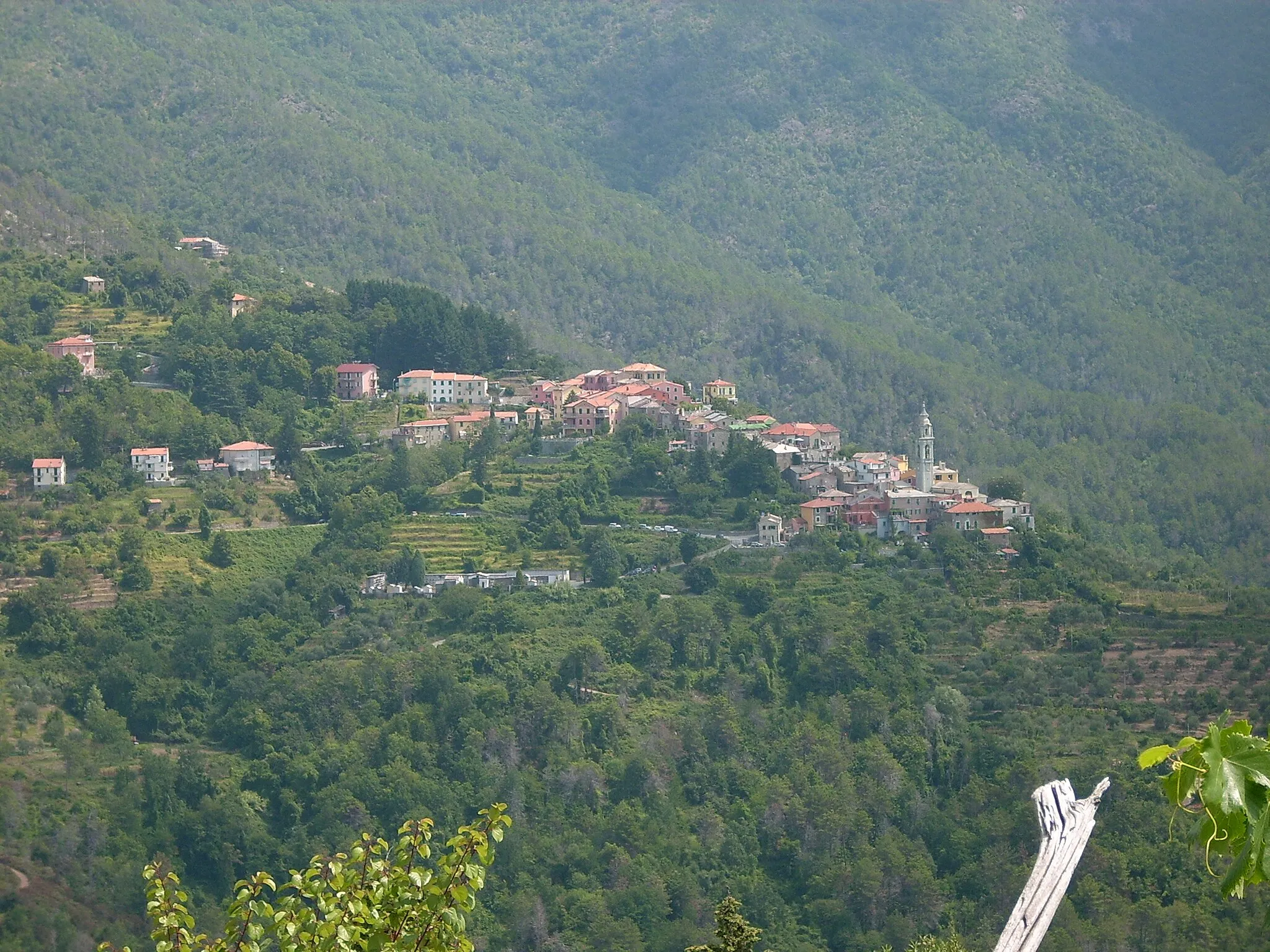 Photo showing: Panorama di Velva, Castiglione Chiavarese, Liguria, Italia