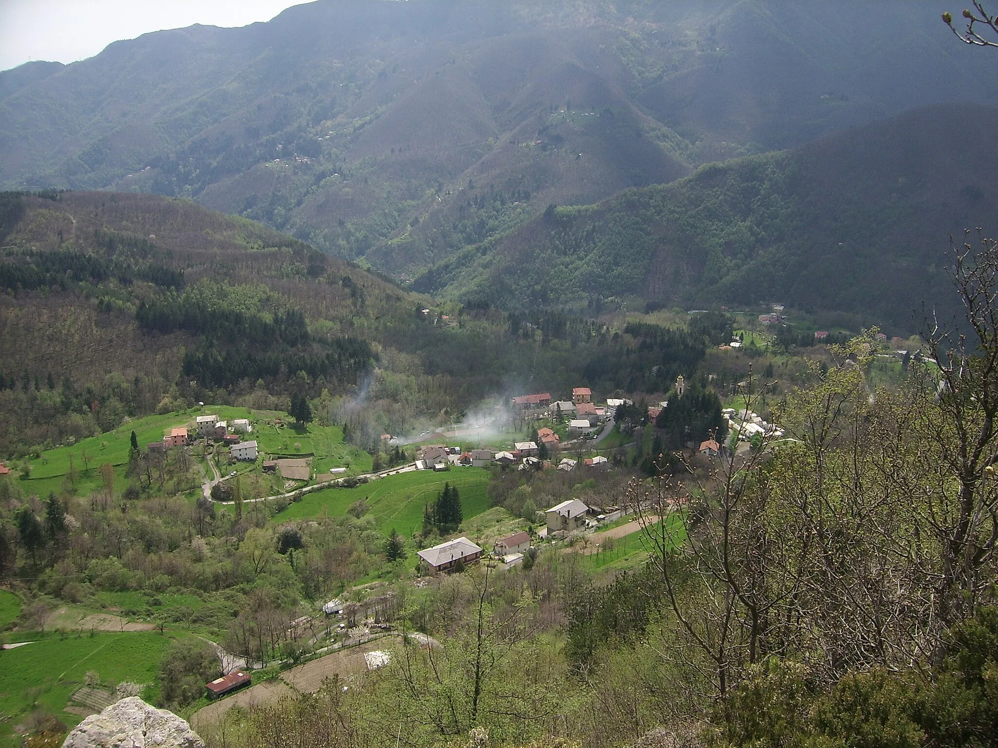 Photo showing: Temossi (Borzonasca). Il paese visto dall'alto