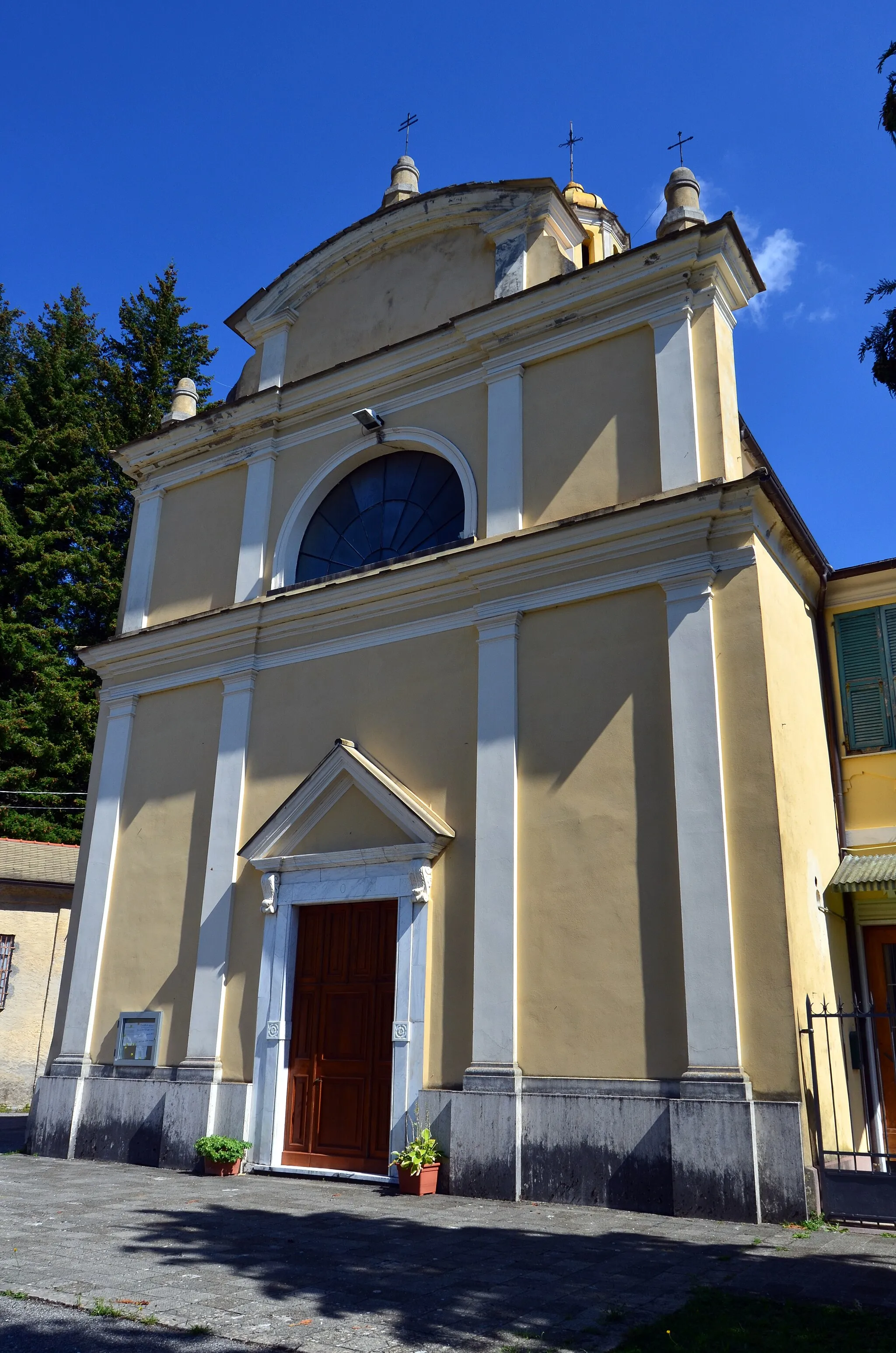 Photo showing: Chiesa di Santa Maria Assunta di Temossi, Borzonasca, Liguria, Italia