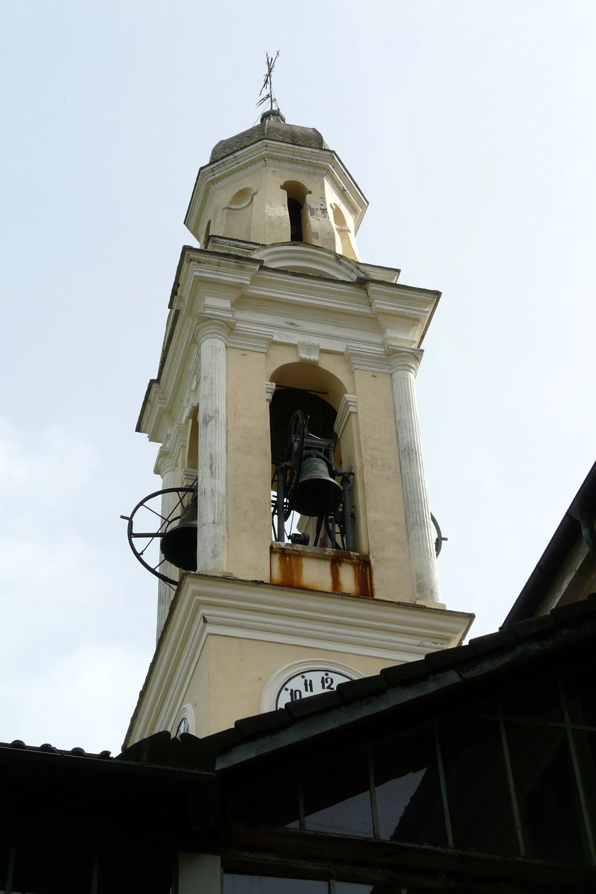 Photo showing: Campanile della Chiesa di Vallenzona, Vobbia, Liguria, Italia