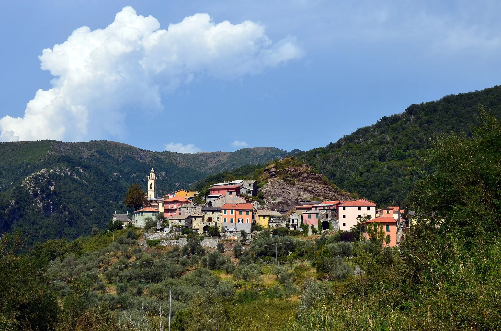 Photo showing: Panorama di Nascio, Ne, Liguria, Italia