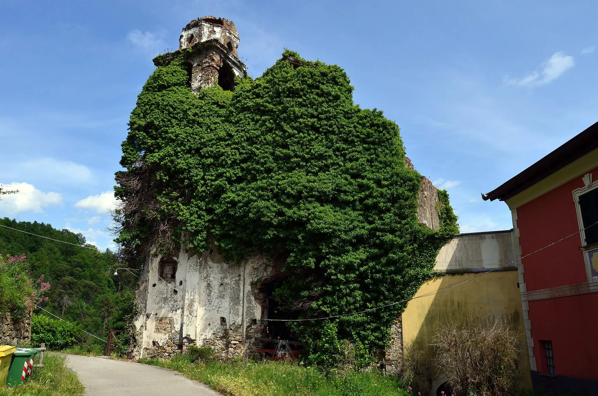 Photo showing: I ruderi dell'abbazia del Conio, Missano, Castiglione Chiavarese, Liguria, Italia