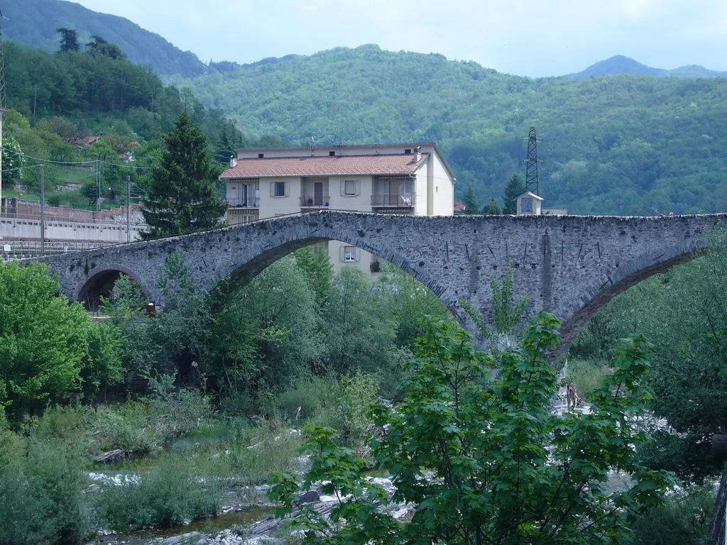 Photo showing: Ponte presso il fiume Scrivia, Ronco Scrivia, Liguria, Italy