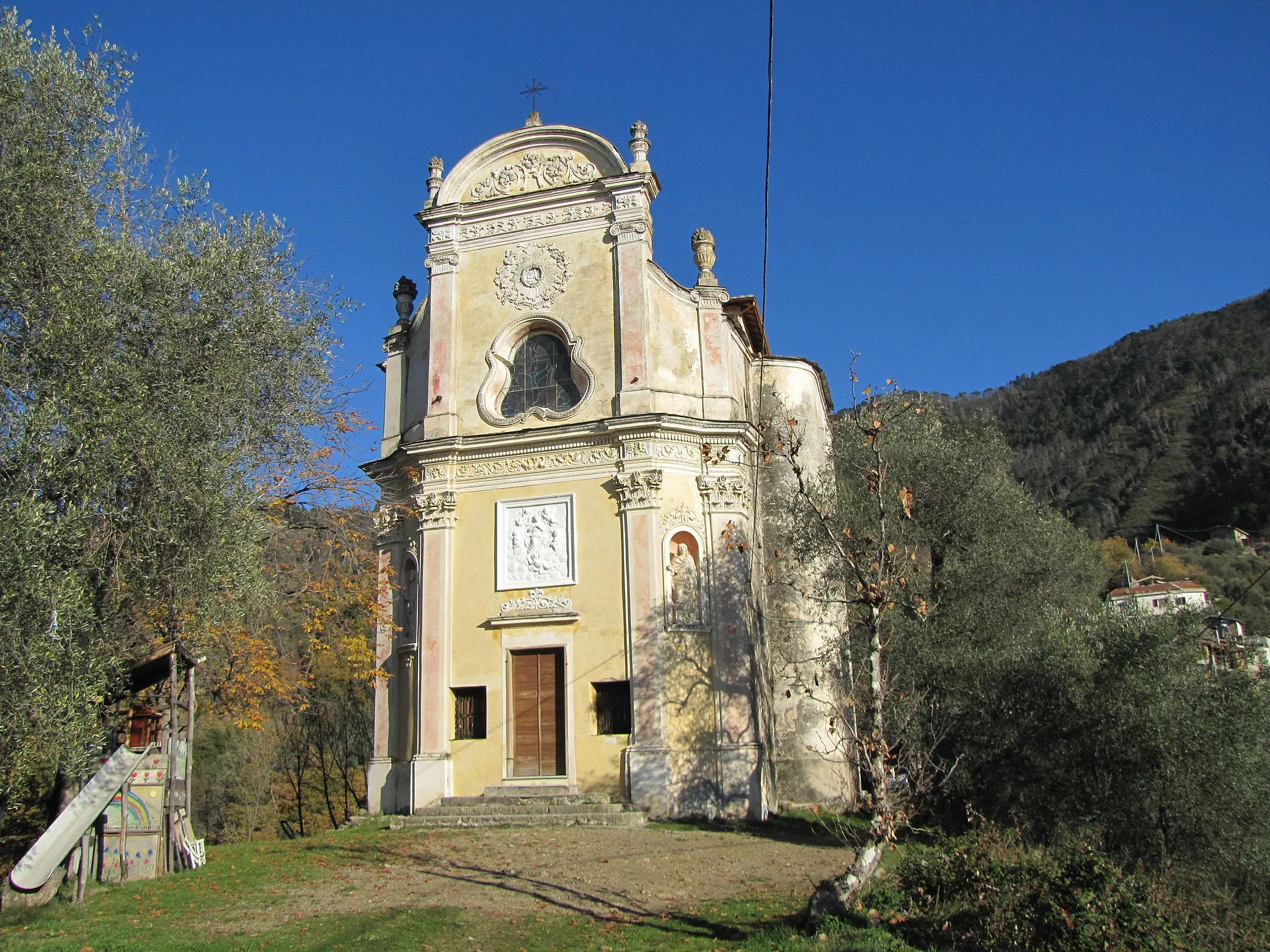 Photo showing: Il santuario di Nostra Signora Assunta di Berzi, Bajardo, Liguria, Italia