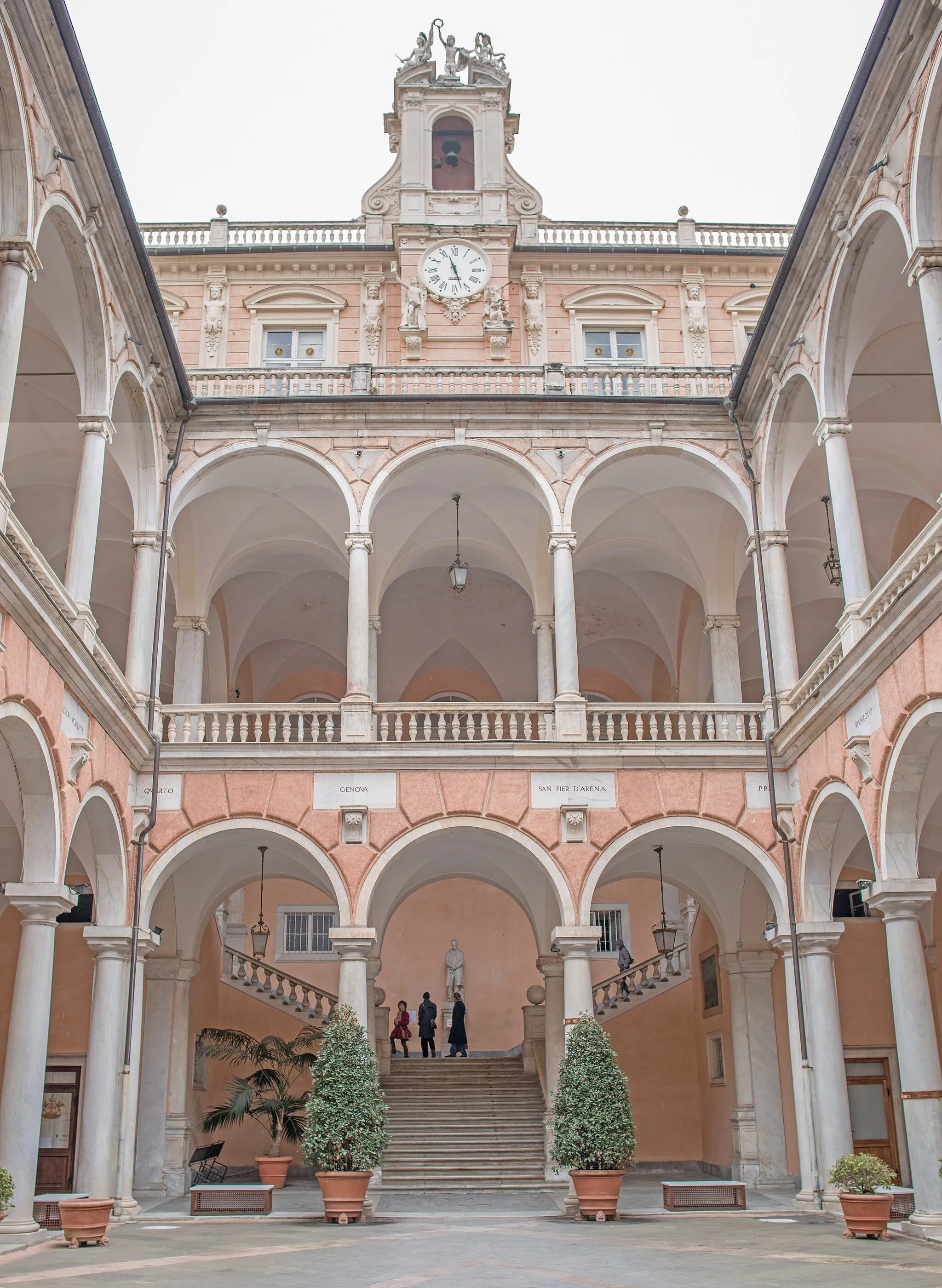 Photo showing: Genoa, Italy, Internal courtyard of Doria-Tursi Palace