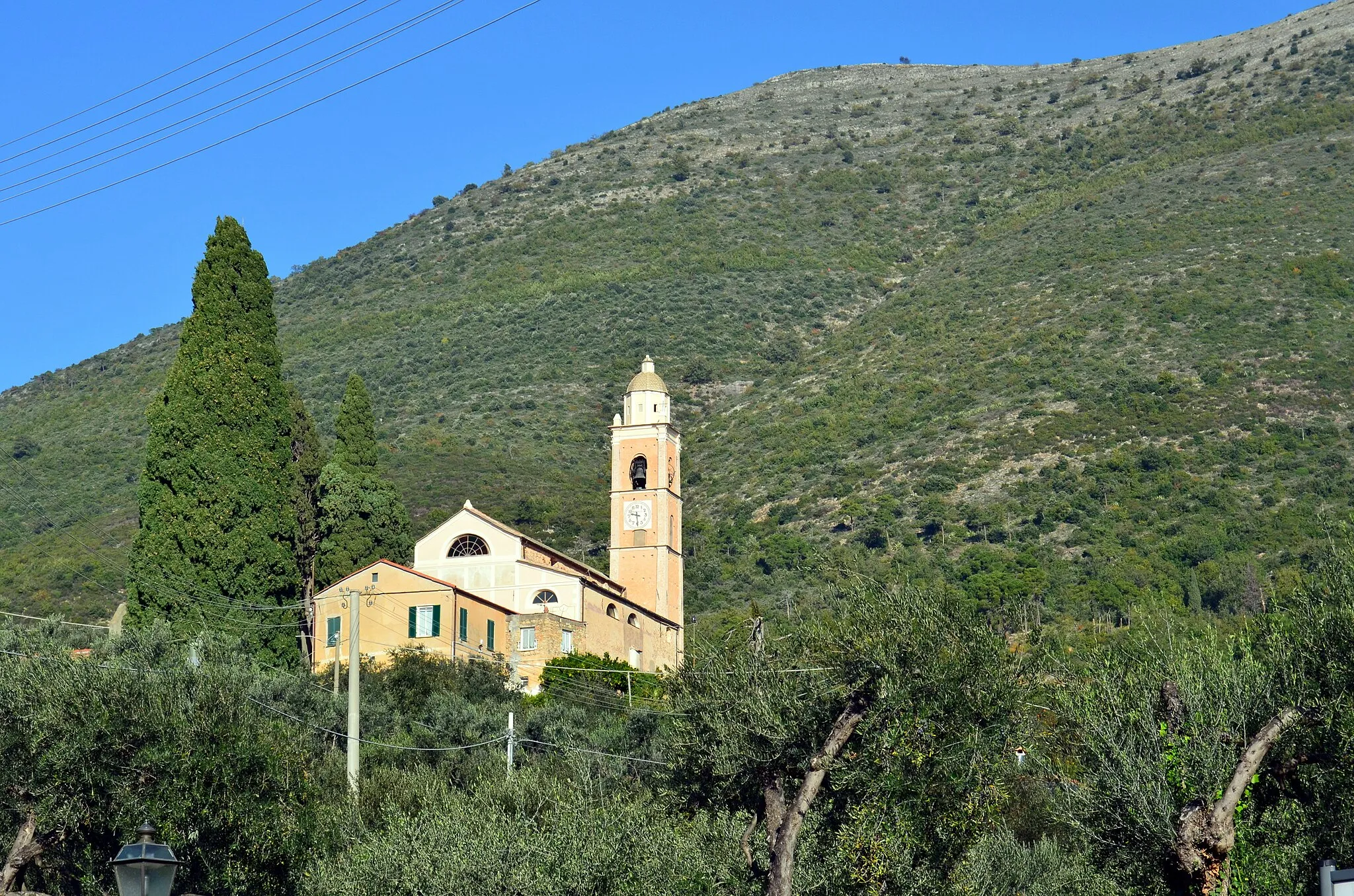Photo showing: La chiesa dei Santi Giacomo e Flippo di Salea, Albenga, Liguria, Italia