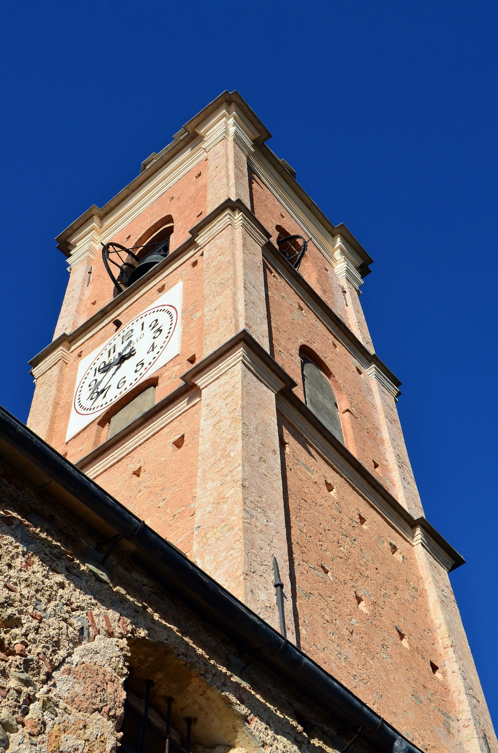 Photo showing: La chiesa dei Santi Giacomo e Flippo di Salea, Albenga, Liguria, Italia