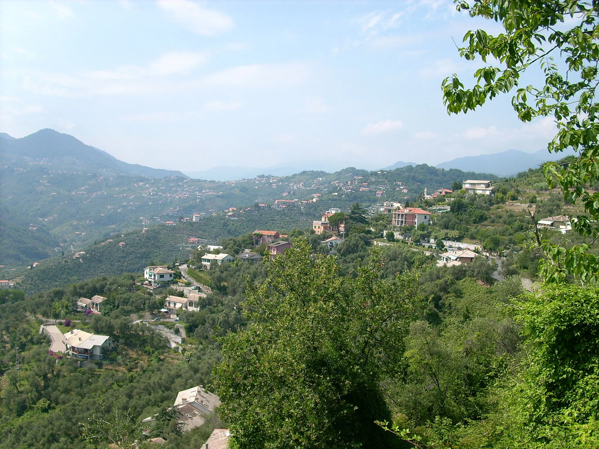 Photo showing: Panorama di Leivi, Liguria, Italia