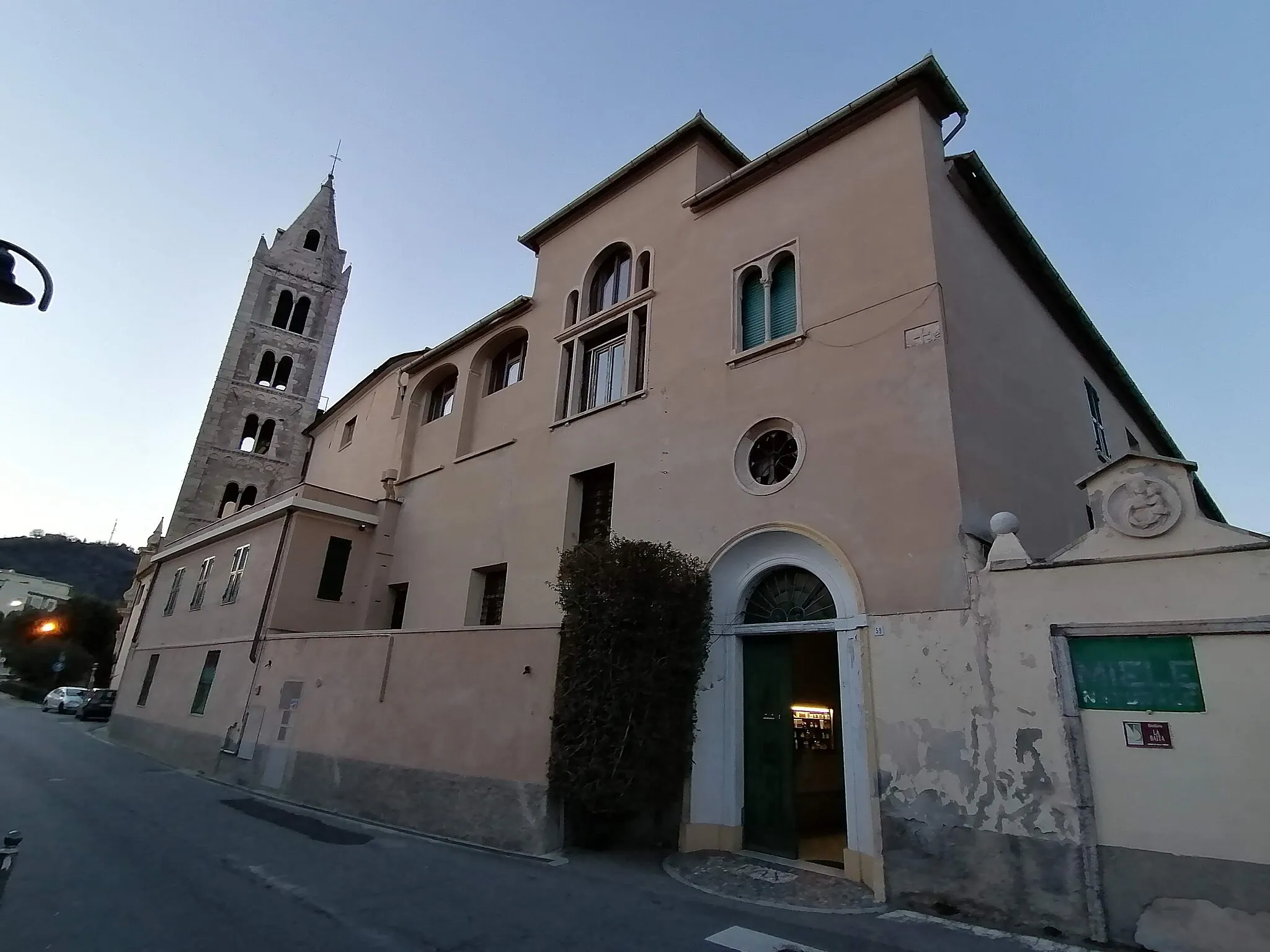 Photo showing: L'abbazia dei Padri Benedettini a Finalpia (FInale Ligure),