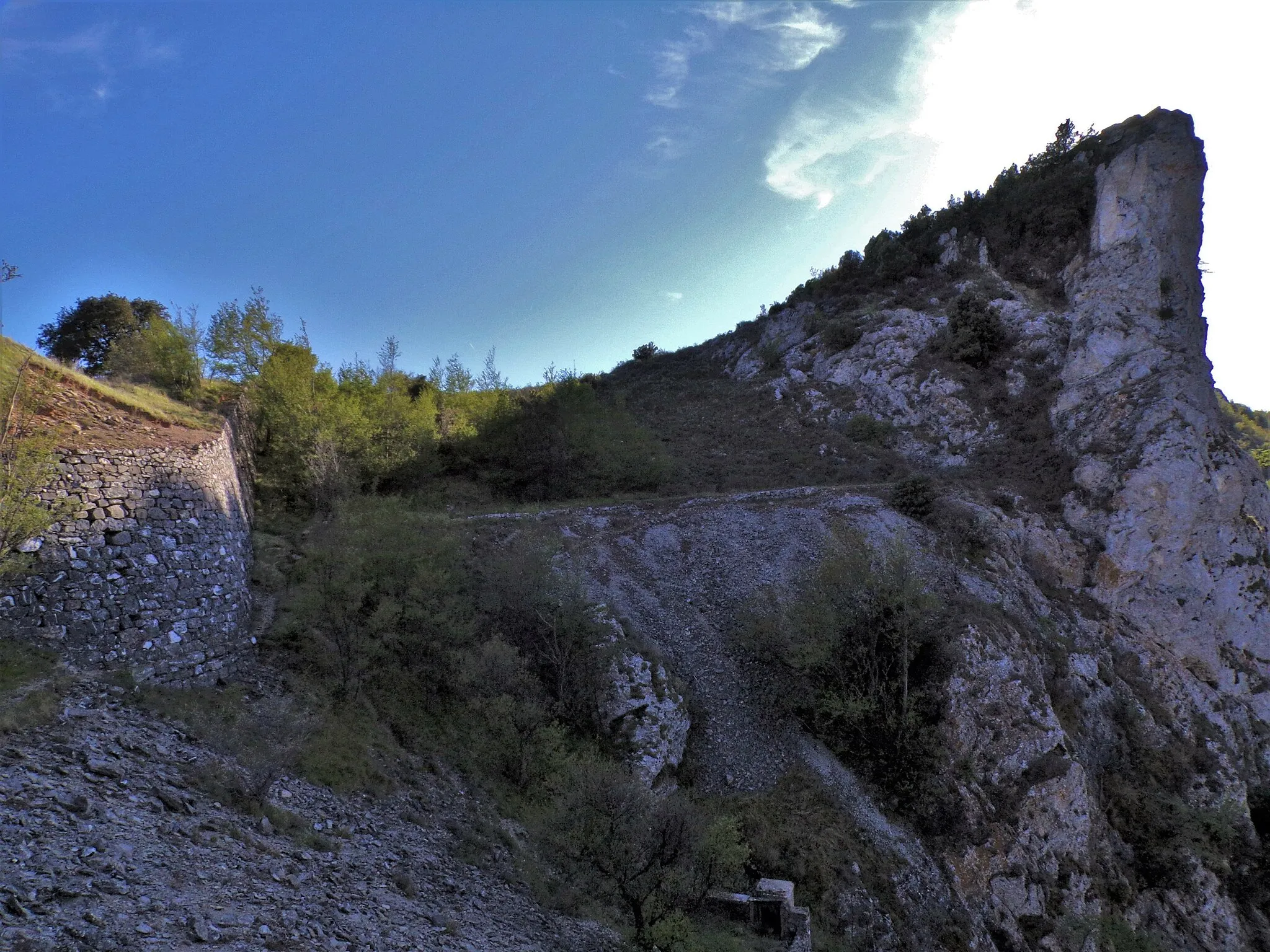 Photo showing: Vìsta da Ròcca Livérna e do sò Fòrte, Arnàsco.