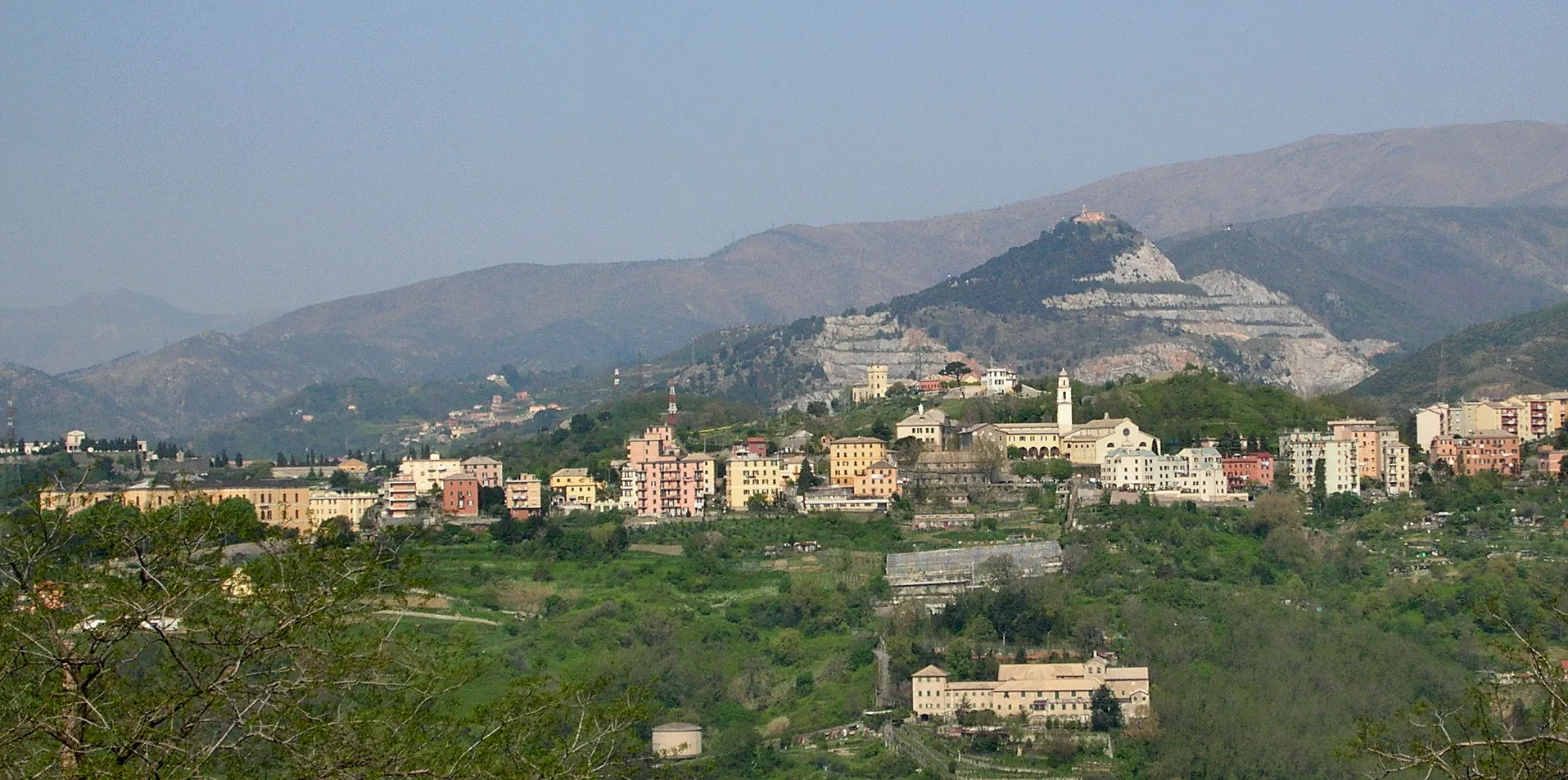 Photo showing: Veduta di Coronata (Cornigliano - Genova)