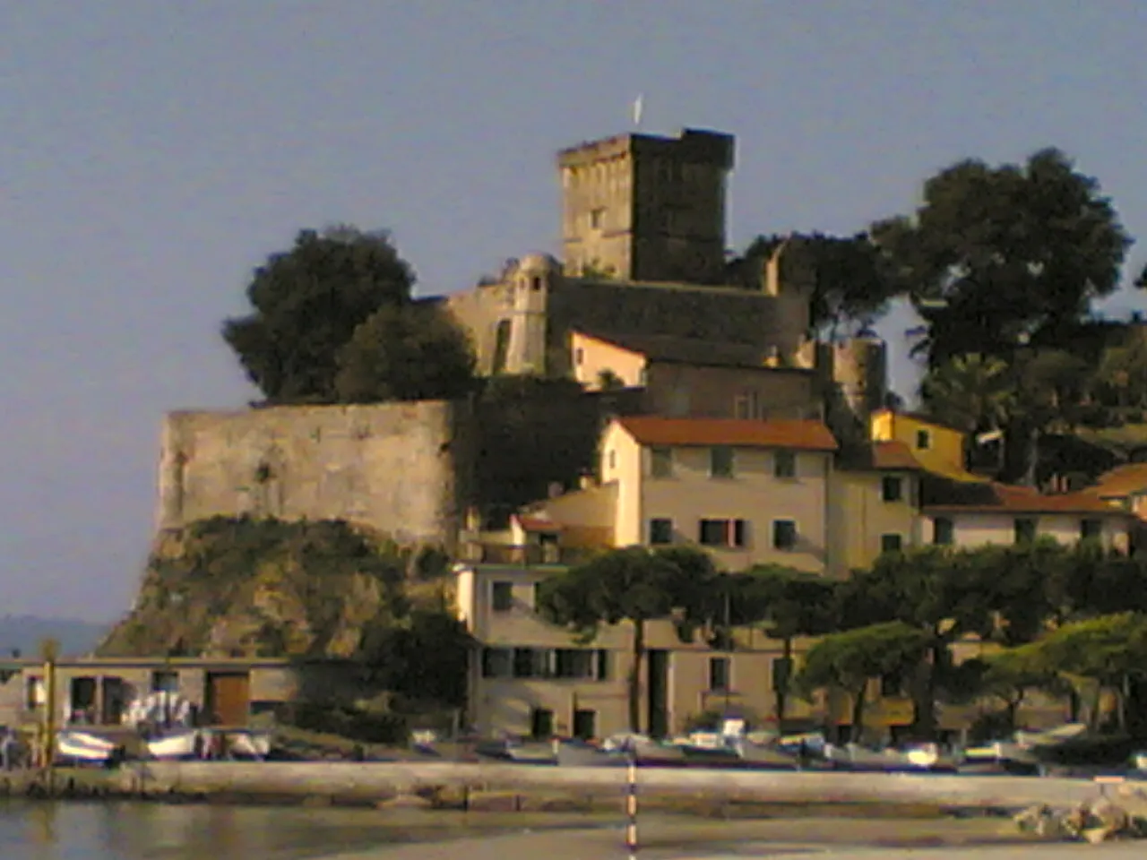 Photo showing: Immagine del Castello di San Terenzo, Lerici