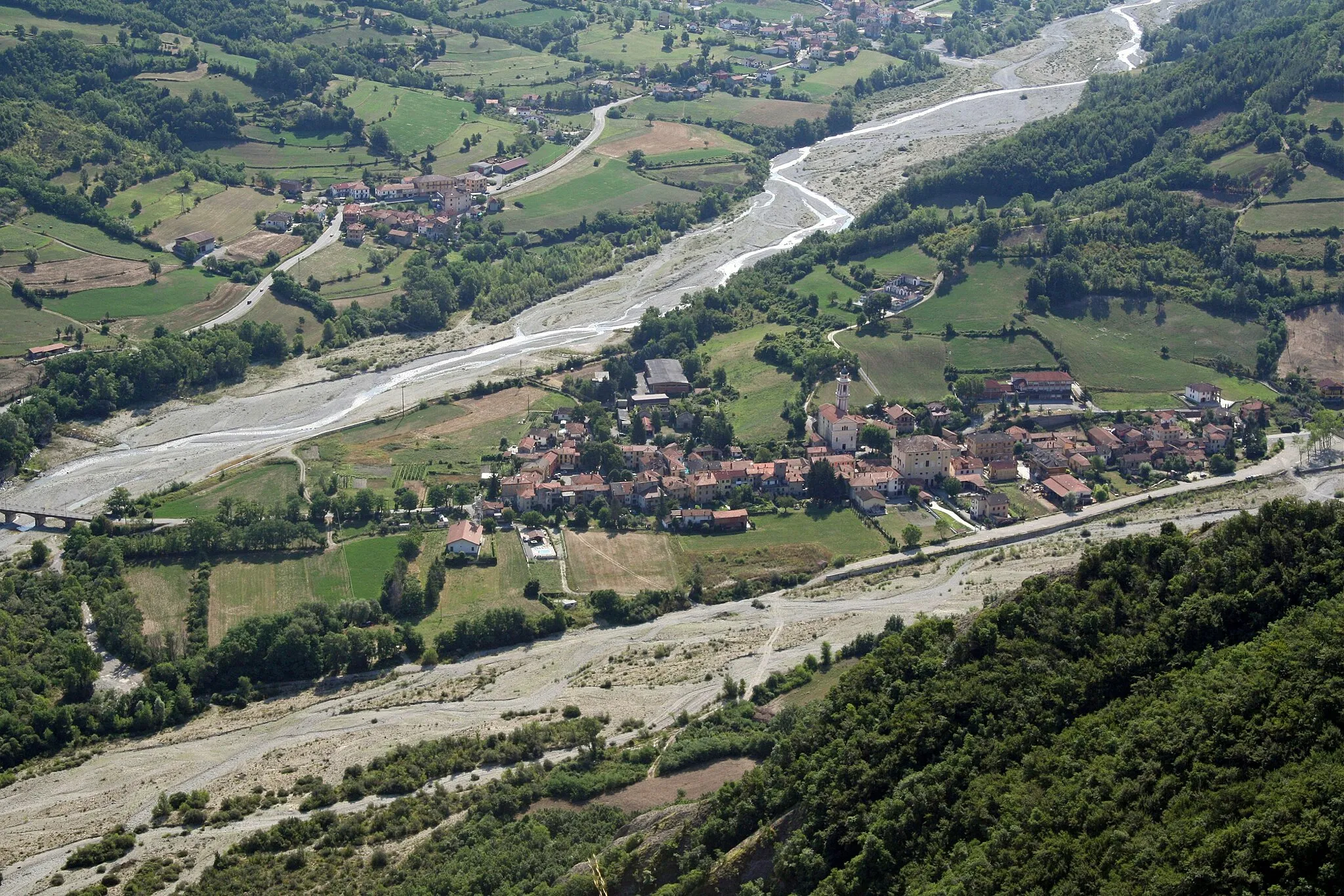 Photo showing: Rocchetta Ligure in val Borbera.