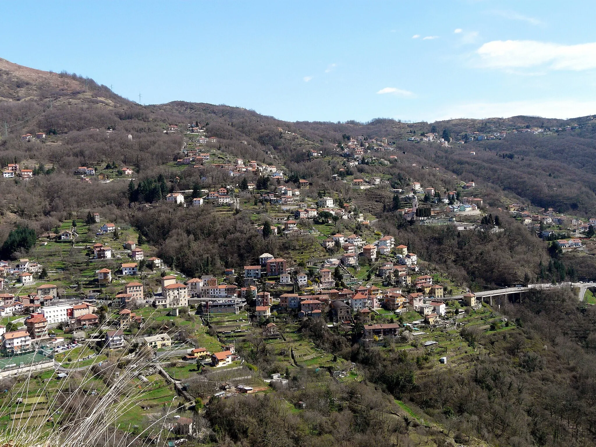 Photo showing: Panorama di Bargagli dalla frazione di Moranego, Davagna, Liguria, Italia