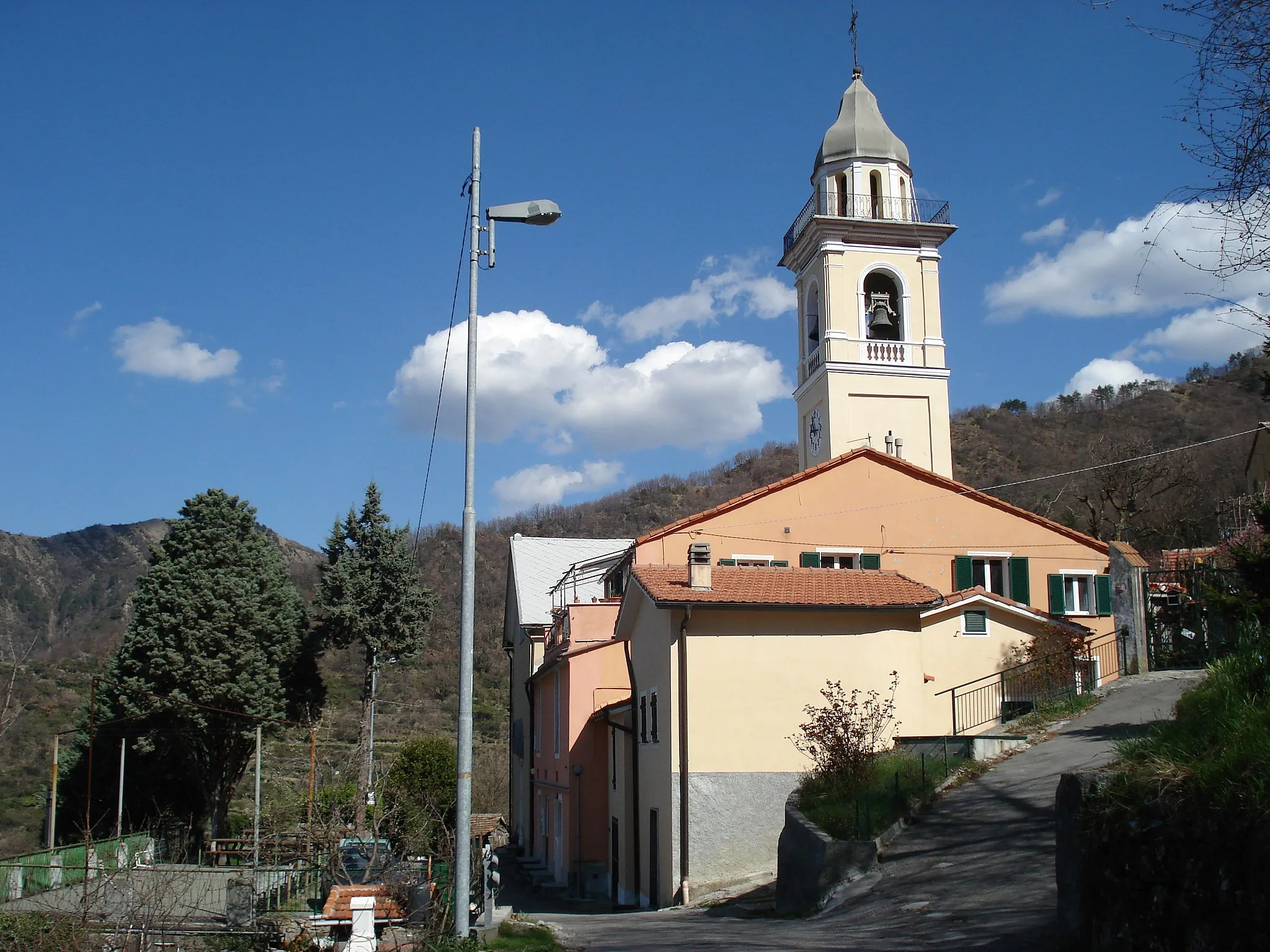 Photo showing: Marsiglia (Davagna),Cosmin latan