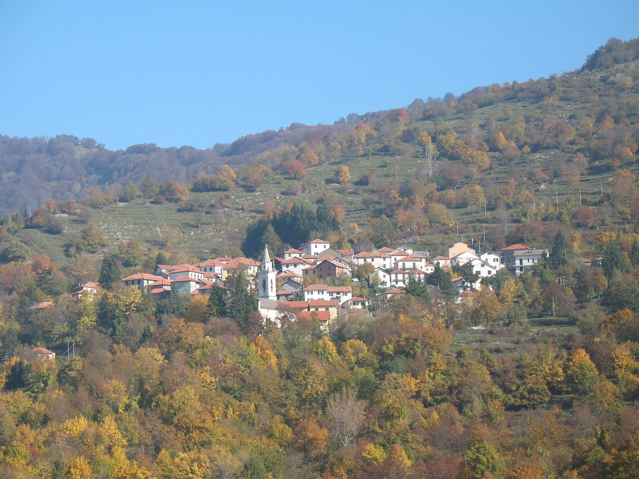 Photo showing: Panorama del comune di Propata, provincia di Genova