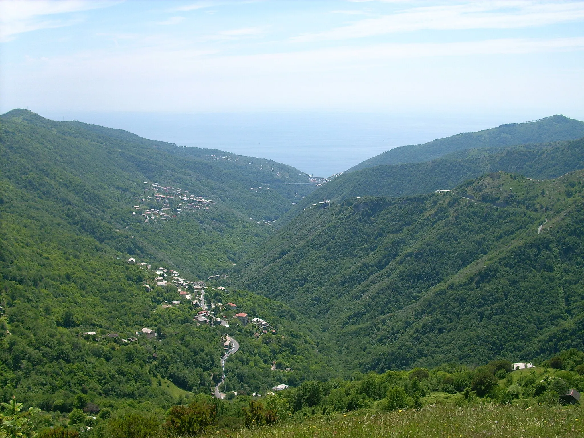 Photo showing: Vista di Sori e delle sue frazioni dal monte Cornua, Liguria, Italia