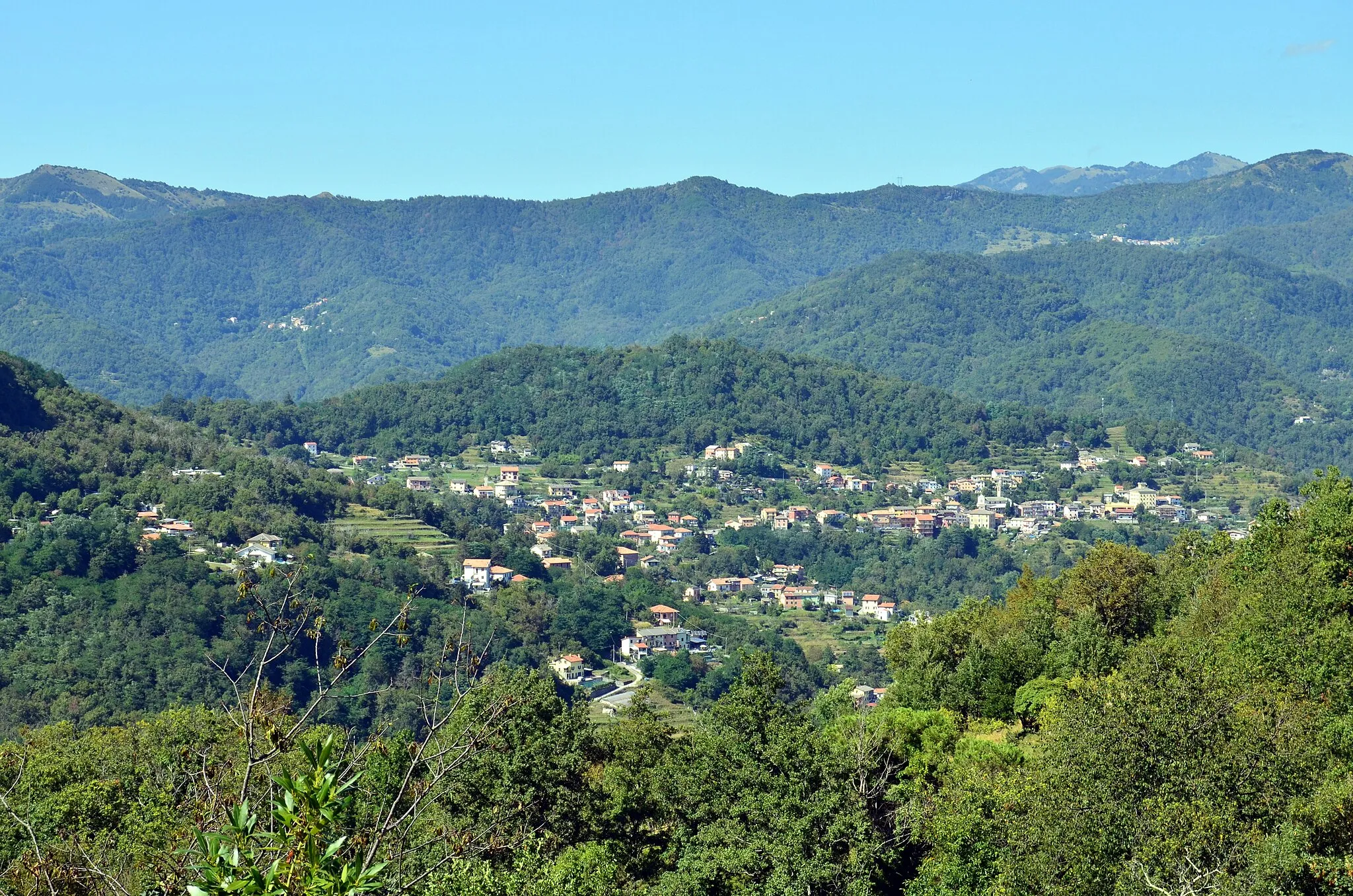 Photo showing: Panorama di Lumarzo, Liguria, Italia