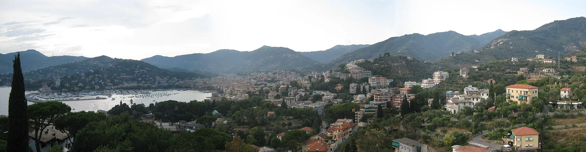 Photo showing: Foresteria, presbiterio e campanile del monastero di Valle Christi