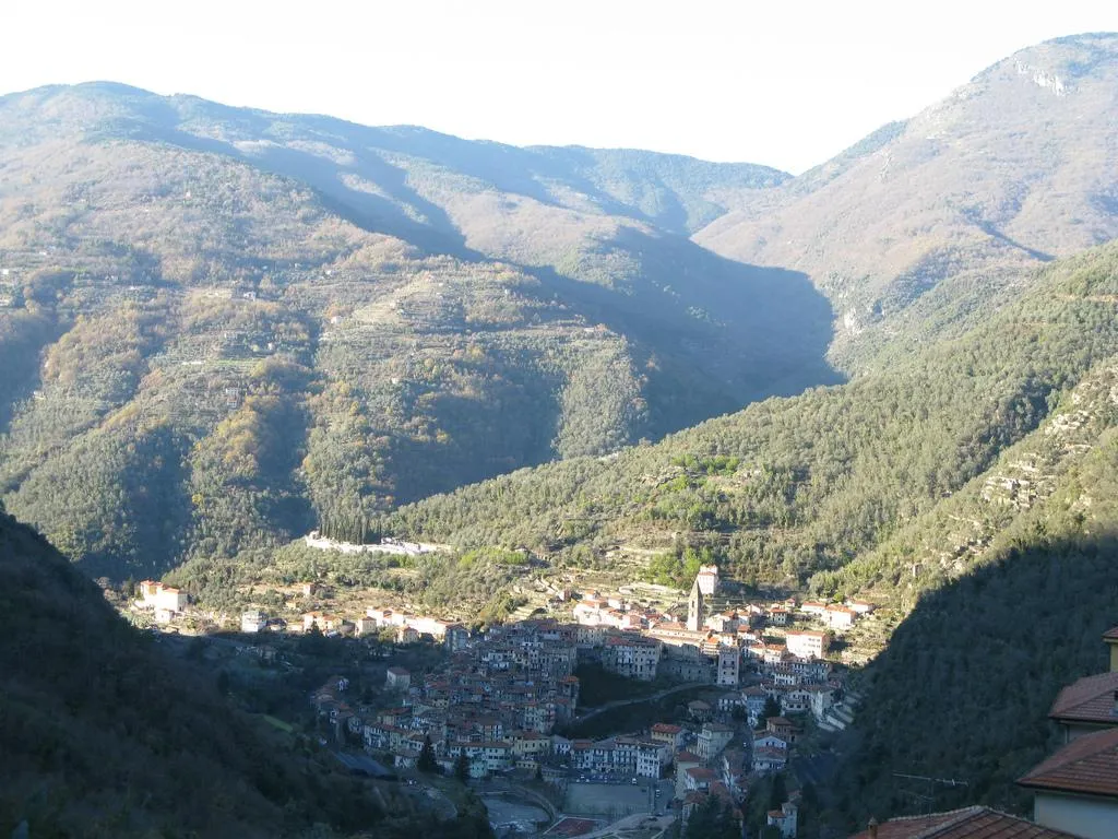 Photo showing: Panorama di Pigna, Liguria, Italy