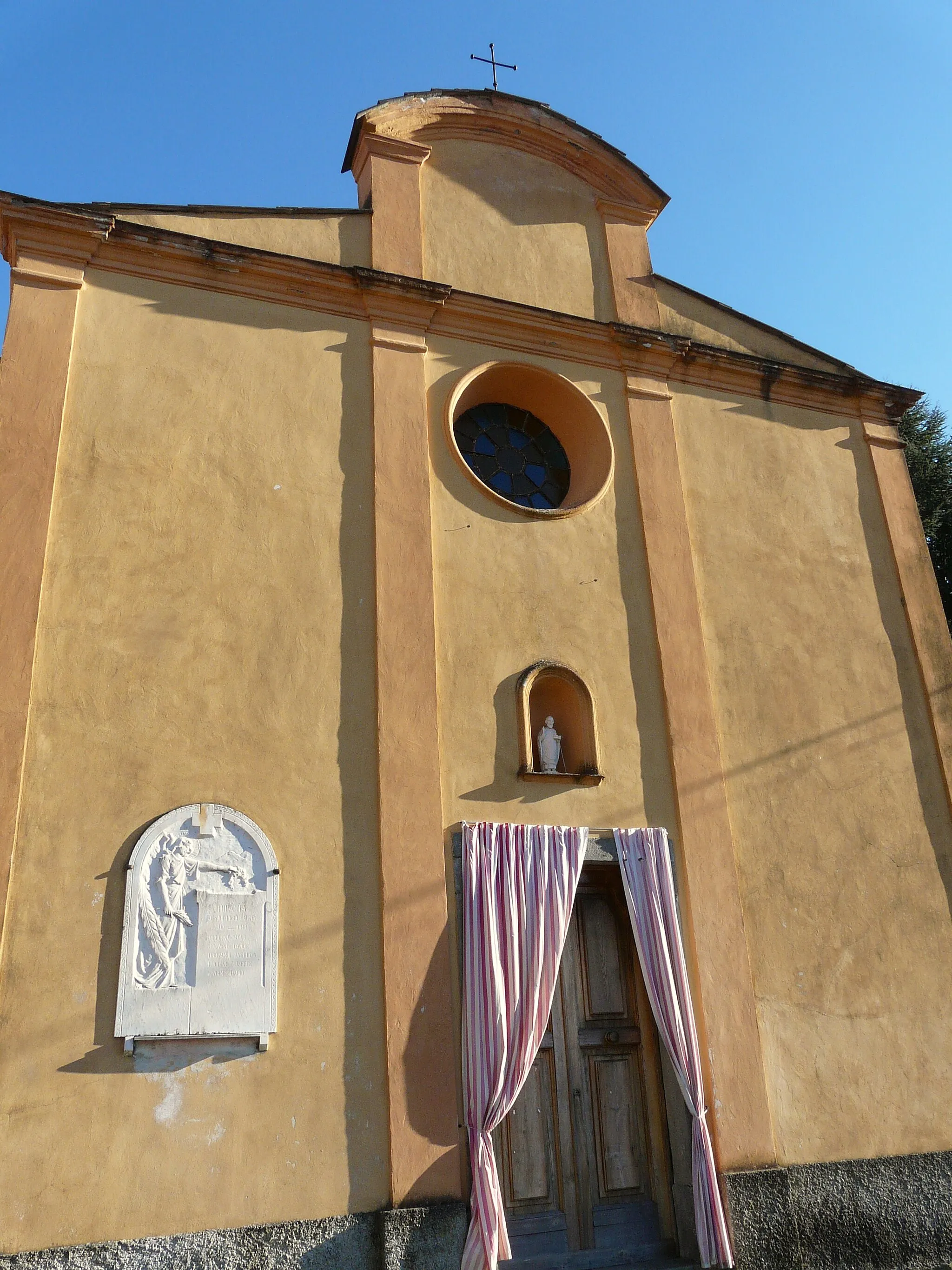 Photo showing: Facciata della chiesa di San Nicola di Bari, Ripalta, Borghetto di Vara, Liguria, Italia