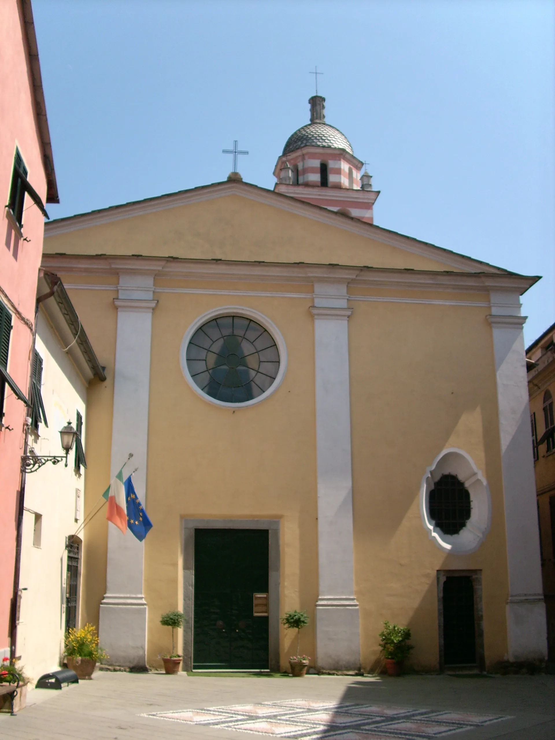 Photo showing: Cattedrale dei Santi Pietro, Lorenzo e Colombano di Brugnato, Liguria, Italia