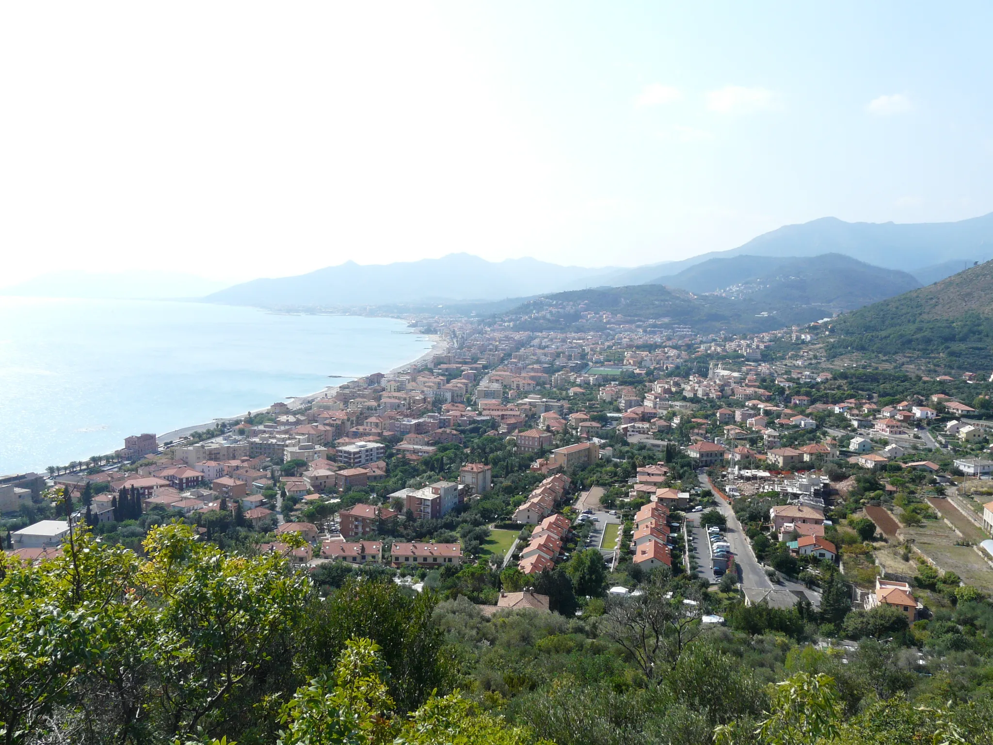 Photo showing: Panorama di Borgio e Pietra Ligure, Liguria, Italia