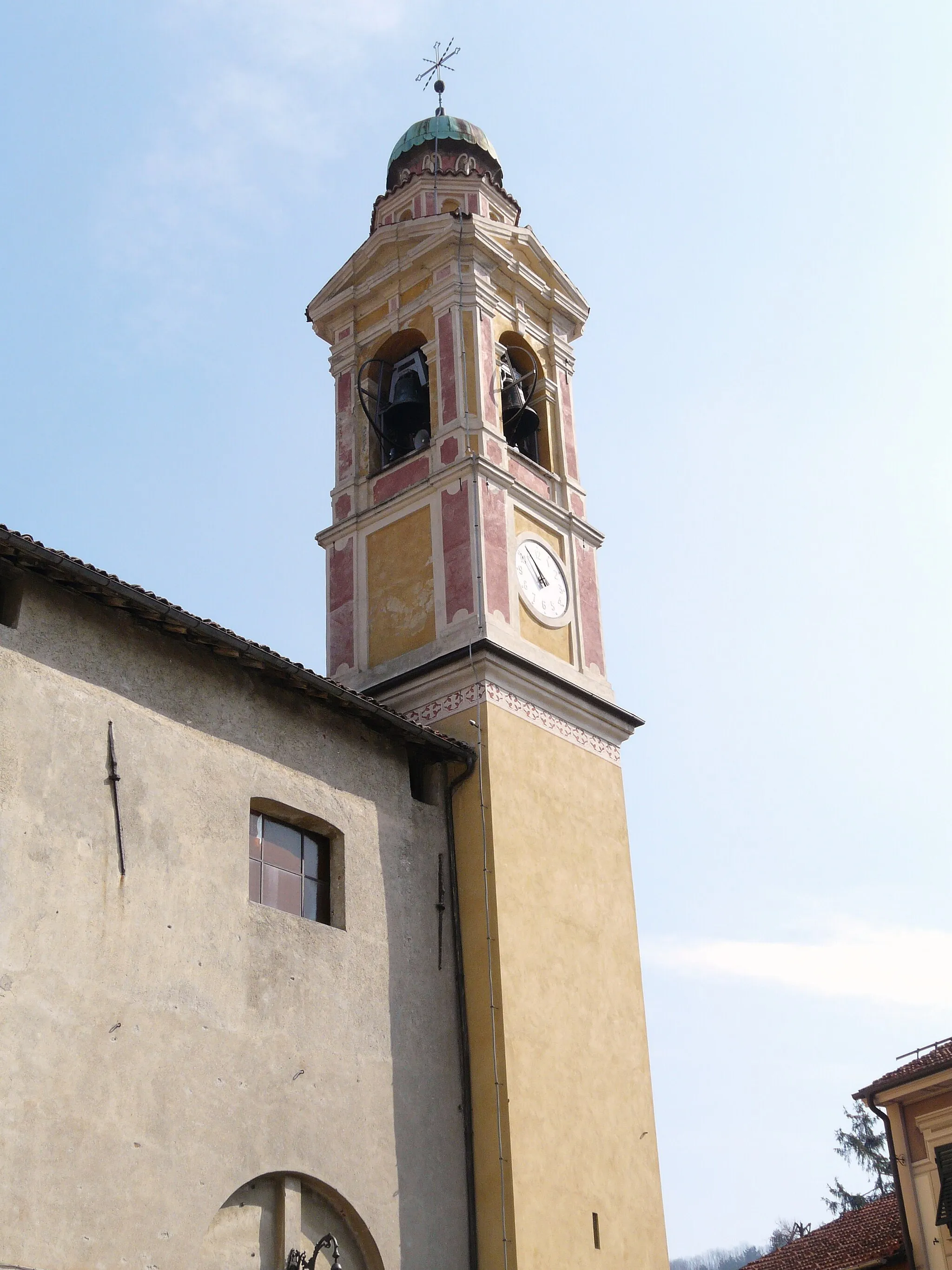 Photo showing: Campanile della chiesa di San Nicola, Mallare, Liguria, Italia
