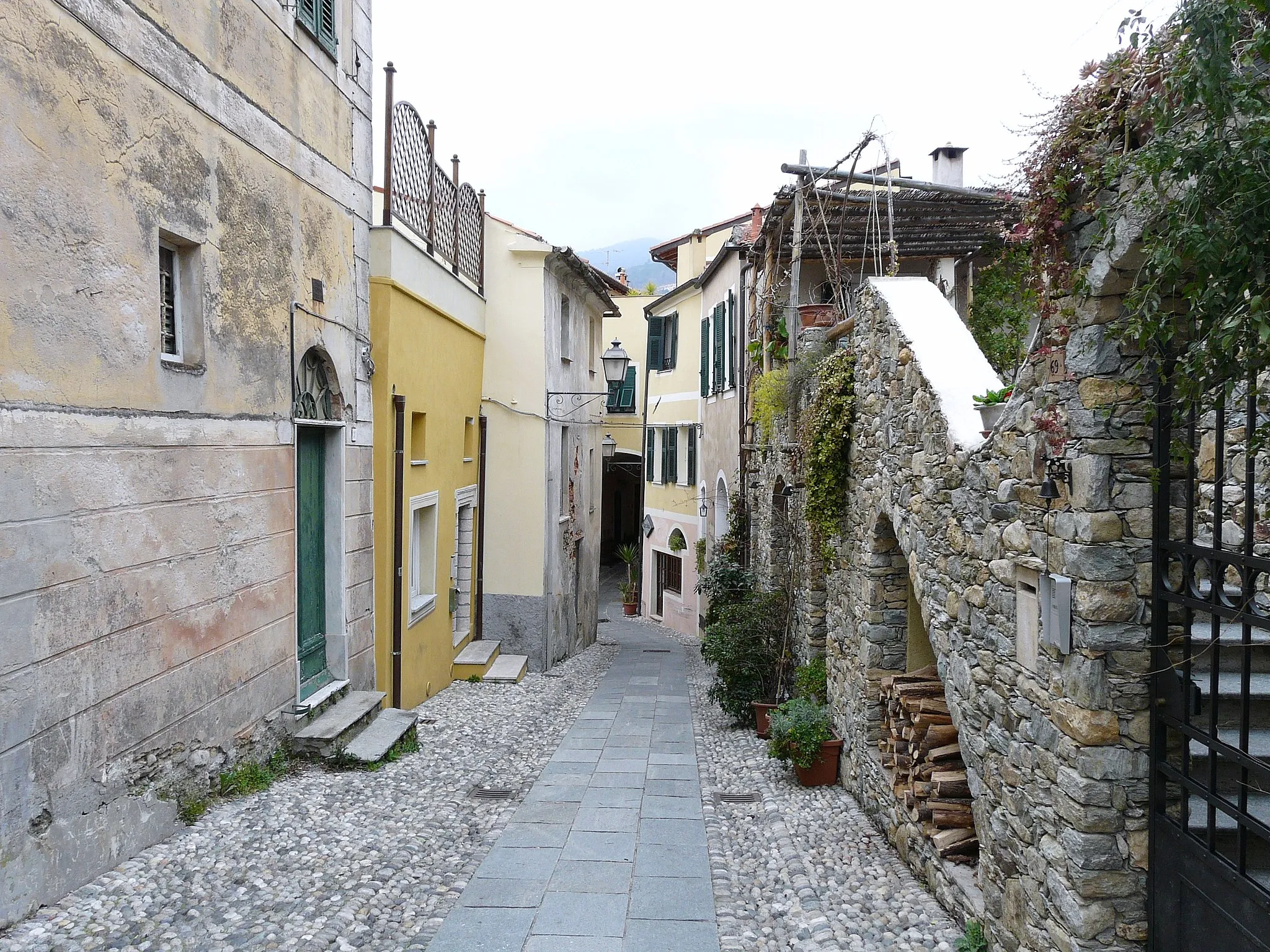 Photo showing: Centro storico, Calice Ligure, Liguria, Italia