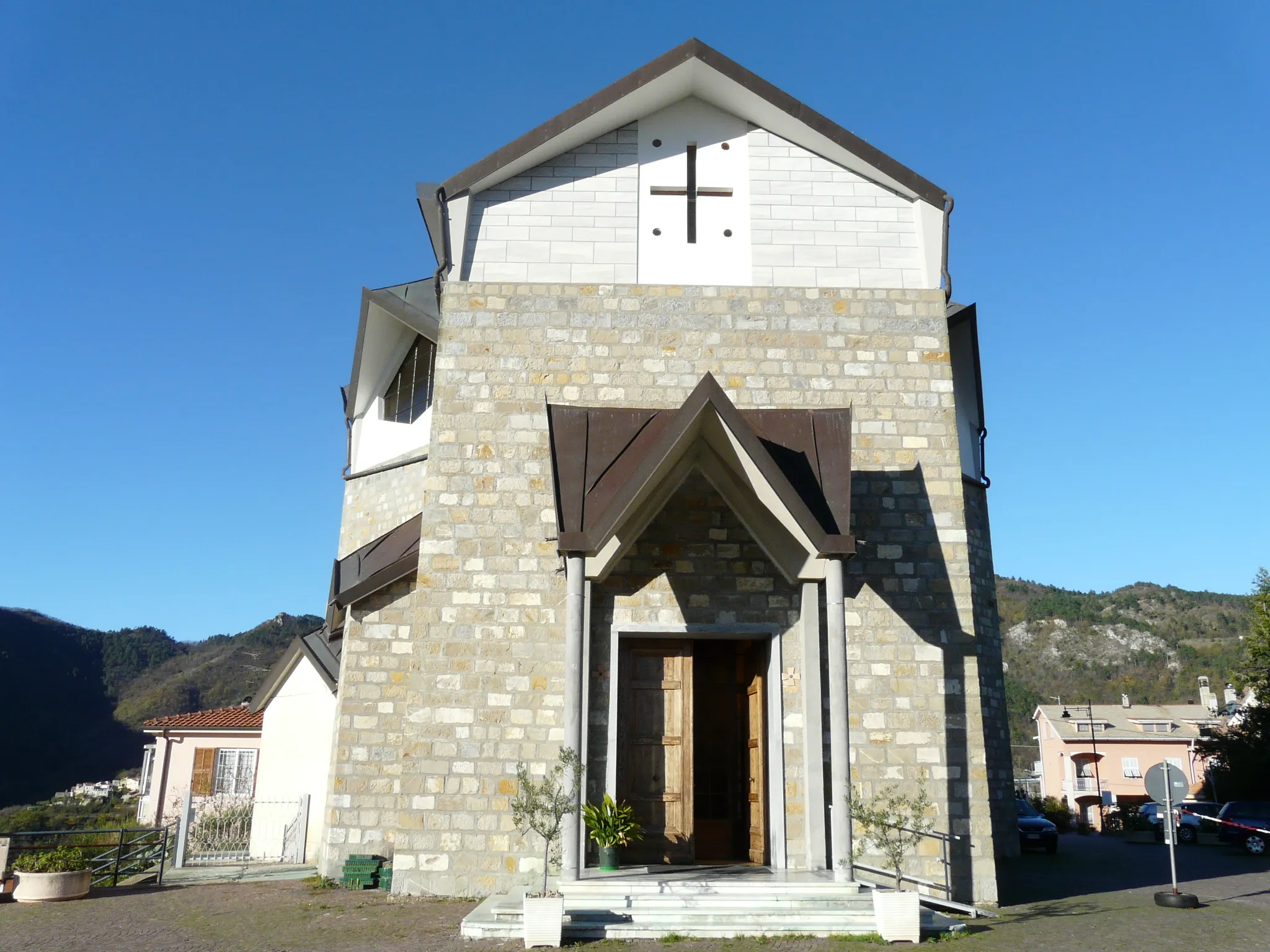 Photo showing: Chiesa parrocchiale di Sant'Andrea presso il moderno abitato di Balestrino, Liguria, Italia