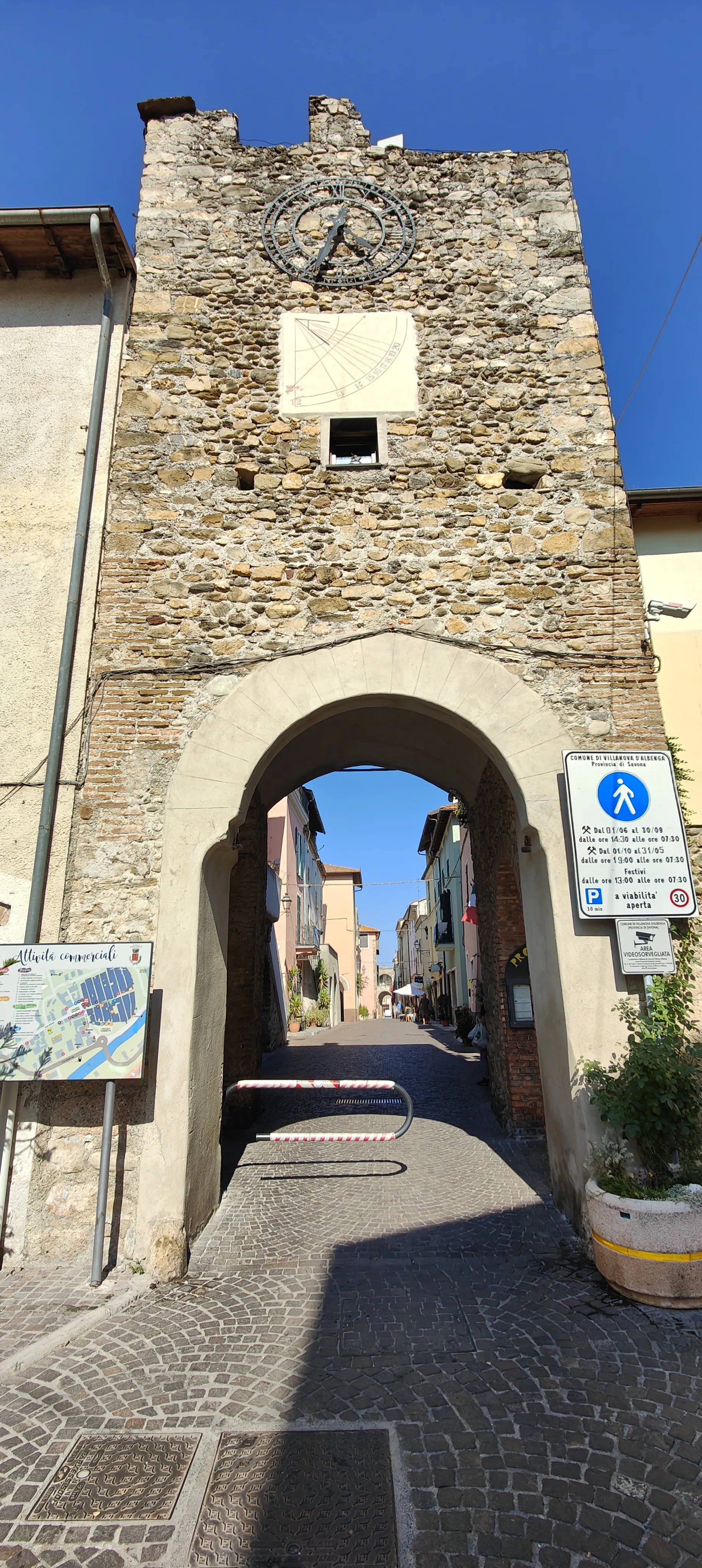 Photo showing: Santuario di Nostra Signora delle Grazie, Villanova d'Albenga, Liguria, Italia