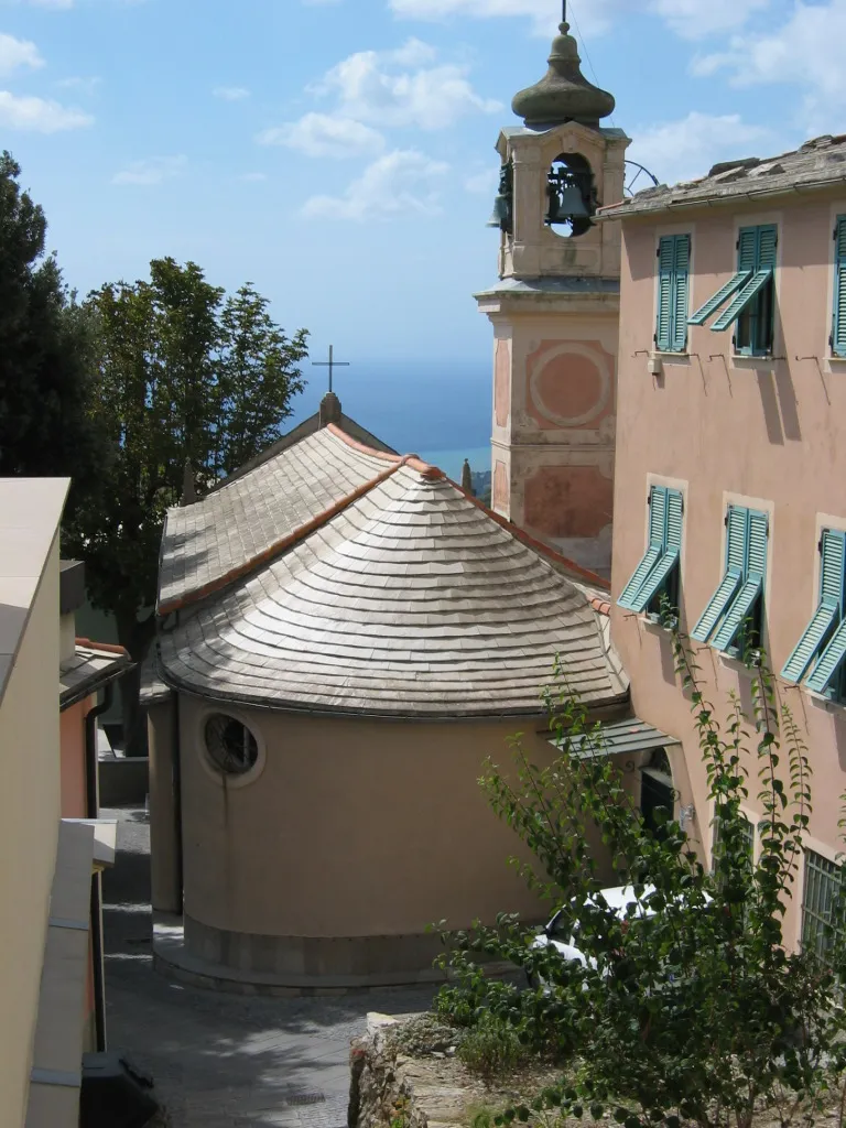 Photo showing: Poggio Favaro-San Bernardo, frazione di Bogliasco: la chiesa di San Bernardo, vista posteriore.