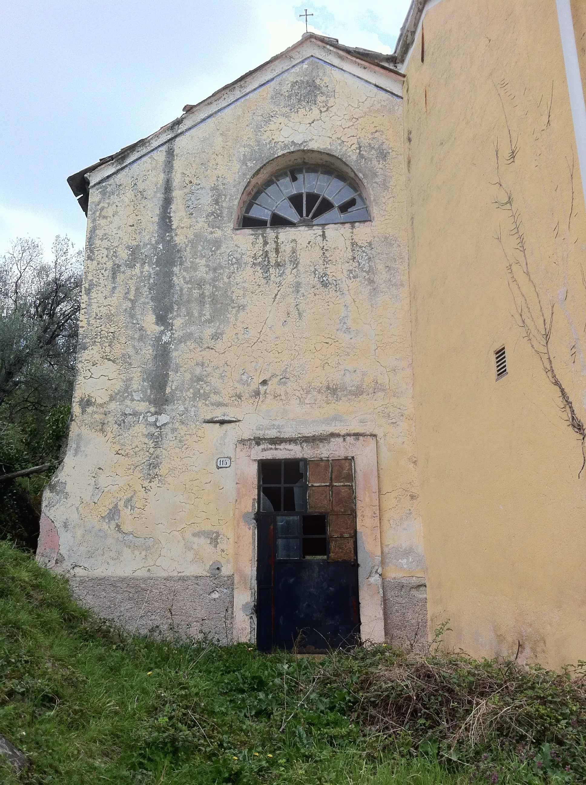 Photo showing: Oratorio di San Michele della frazione di Montagna nel comune di Quiliano (Italy)