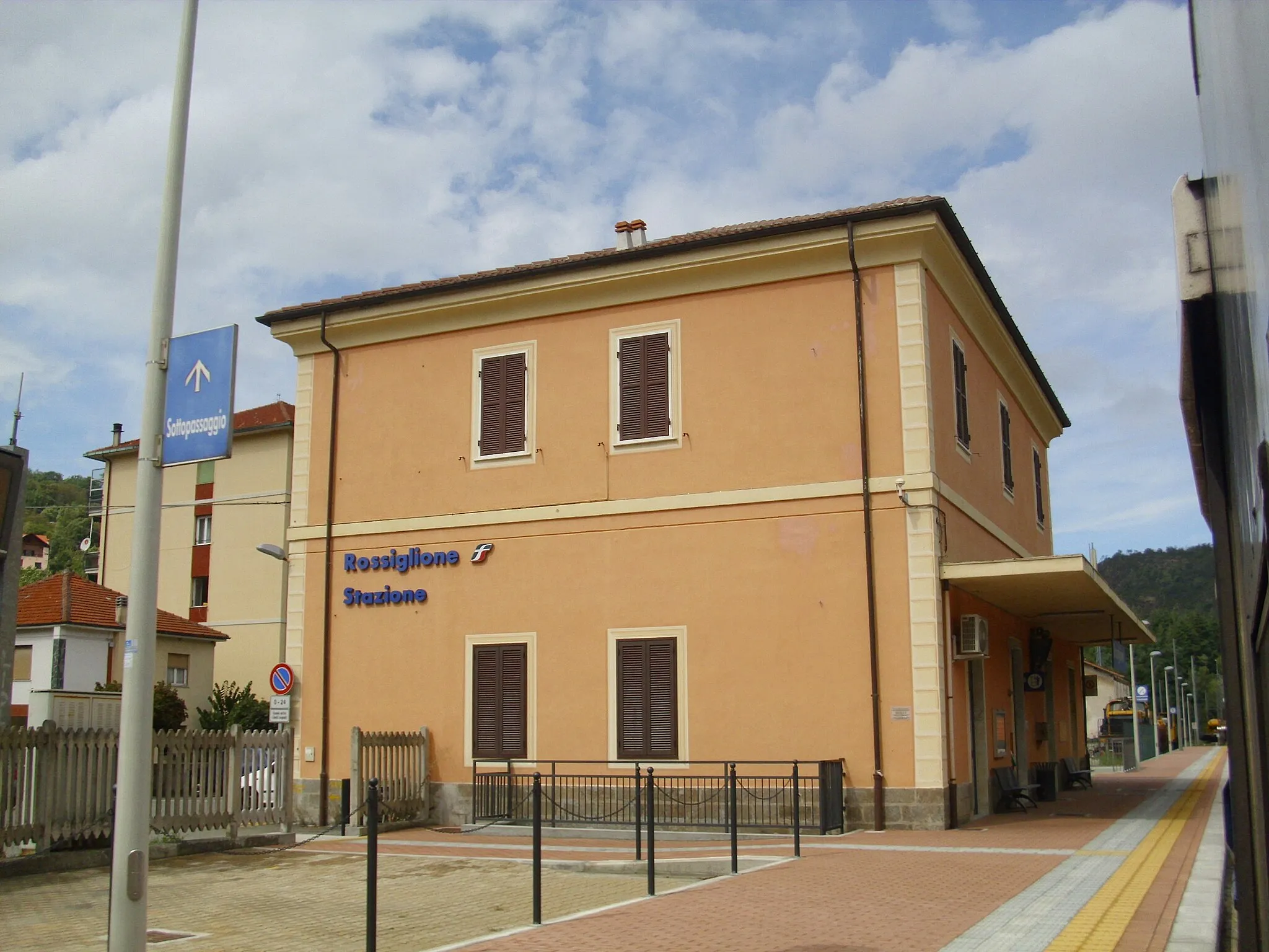 Photo showing: Rossiglione train station