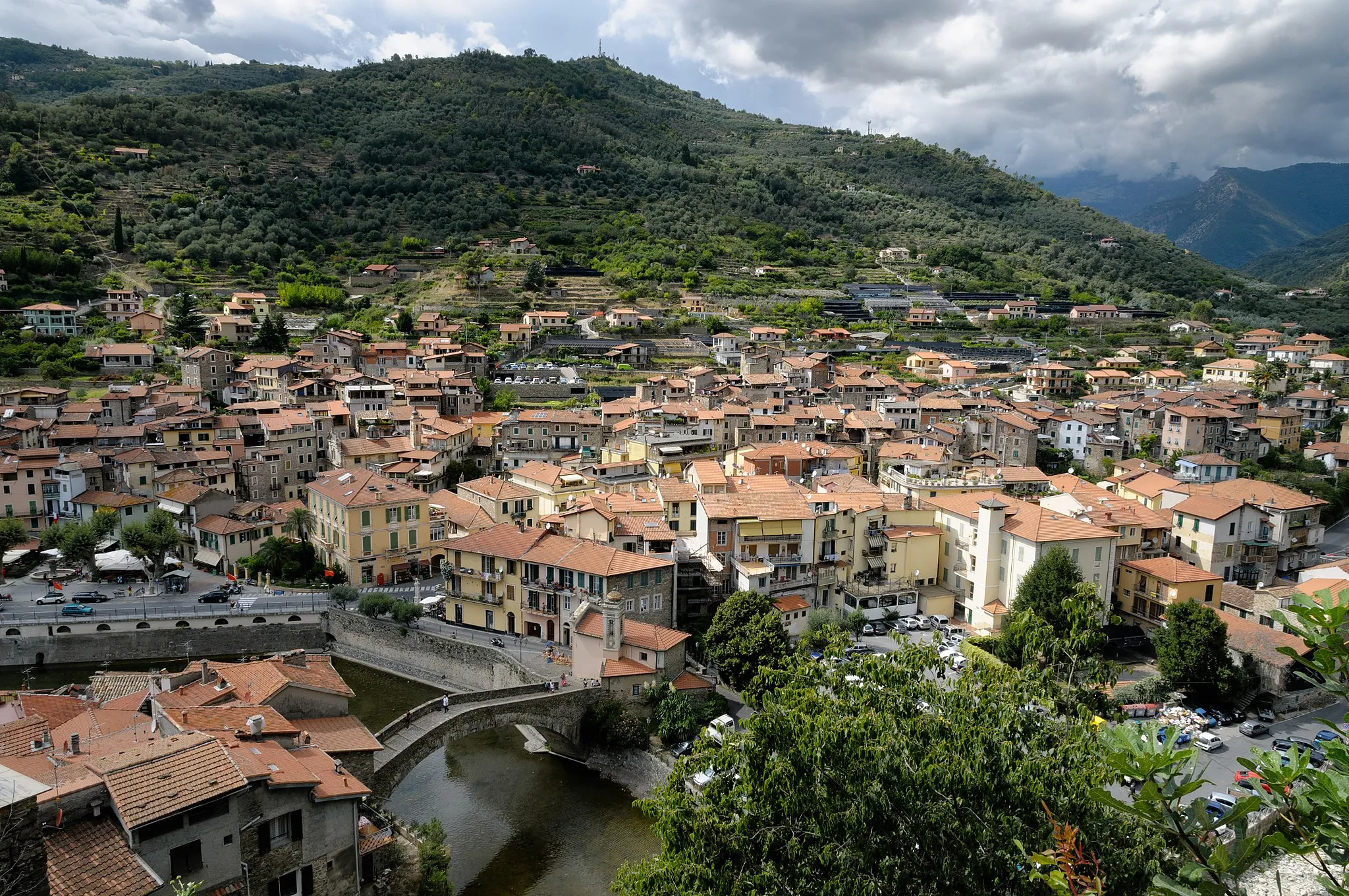 Photo showing: View on Dolceacqua, from the castle.