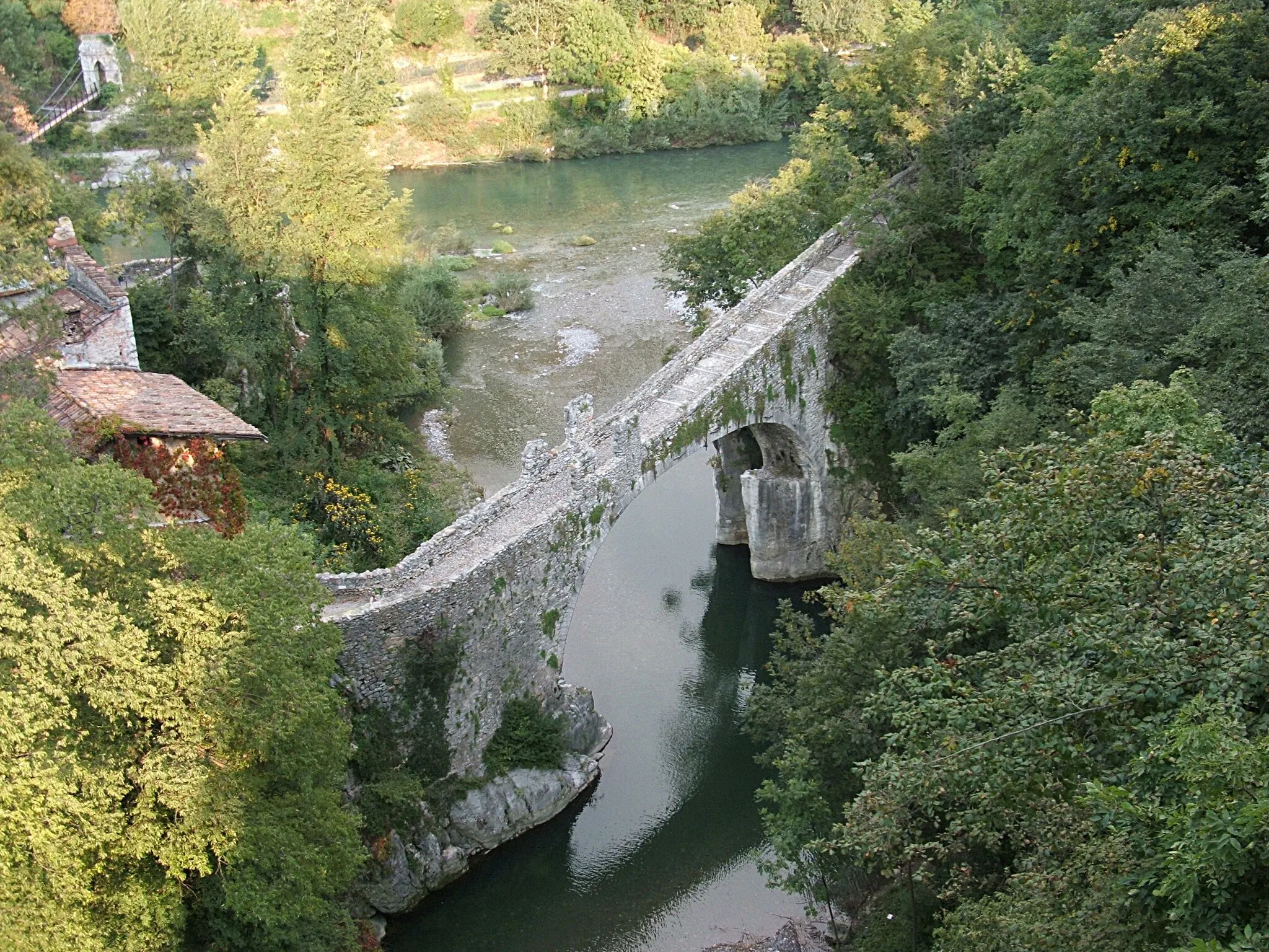 Photo showing: Ubiale Clanezzo, Bergamo, Italy - Stone bridge (X century)