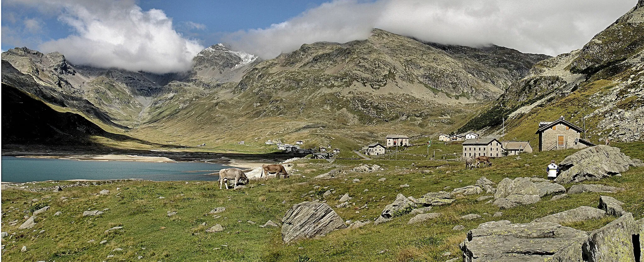 Photo showing: Montespluga village and lake