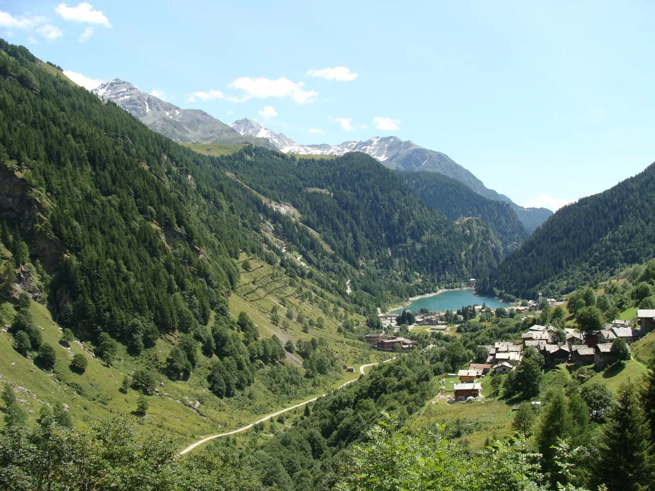 Photo showing: Valle San Giacomo col Lago di Isola