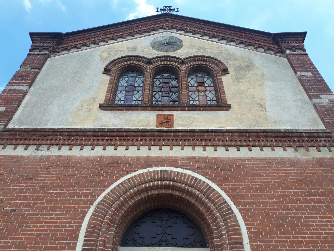 Photo showing: La chiesa dei Santi Cosma e Damiano in località Osmate, nel comune di Cadrezzate con Osmate, in provincia di Varese.